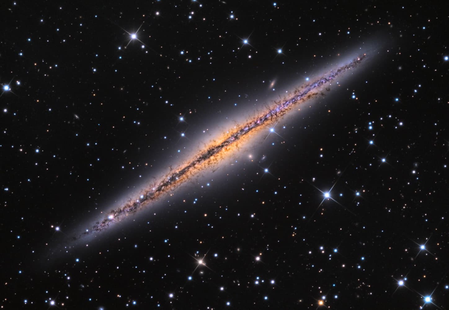 APOD: 2013 October 11 – NGC 891 Edge On