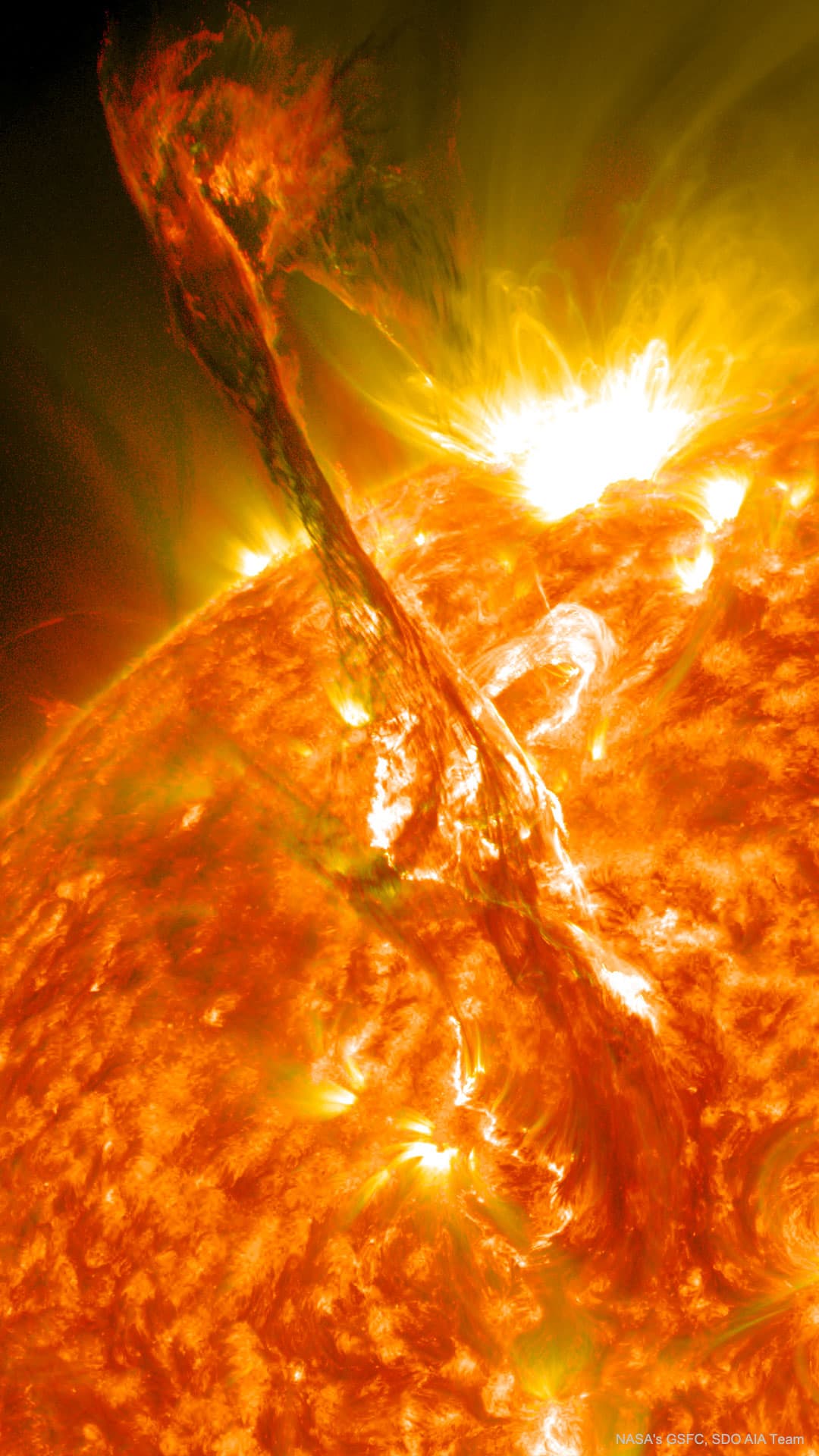 APOD: 2024 May 26 – A Solar Filament Erupts