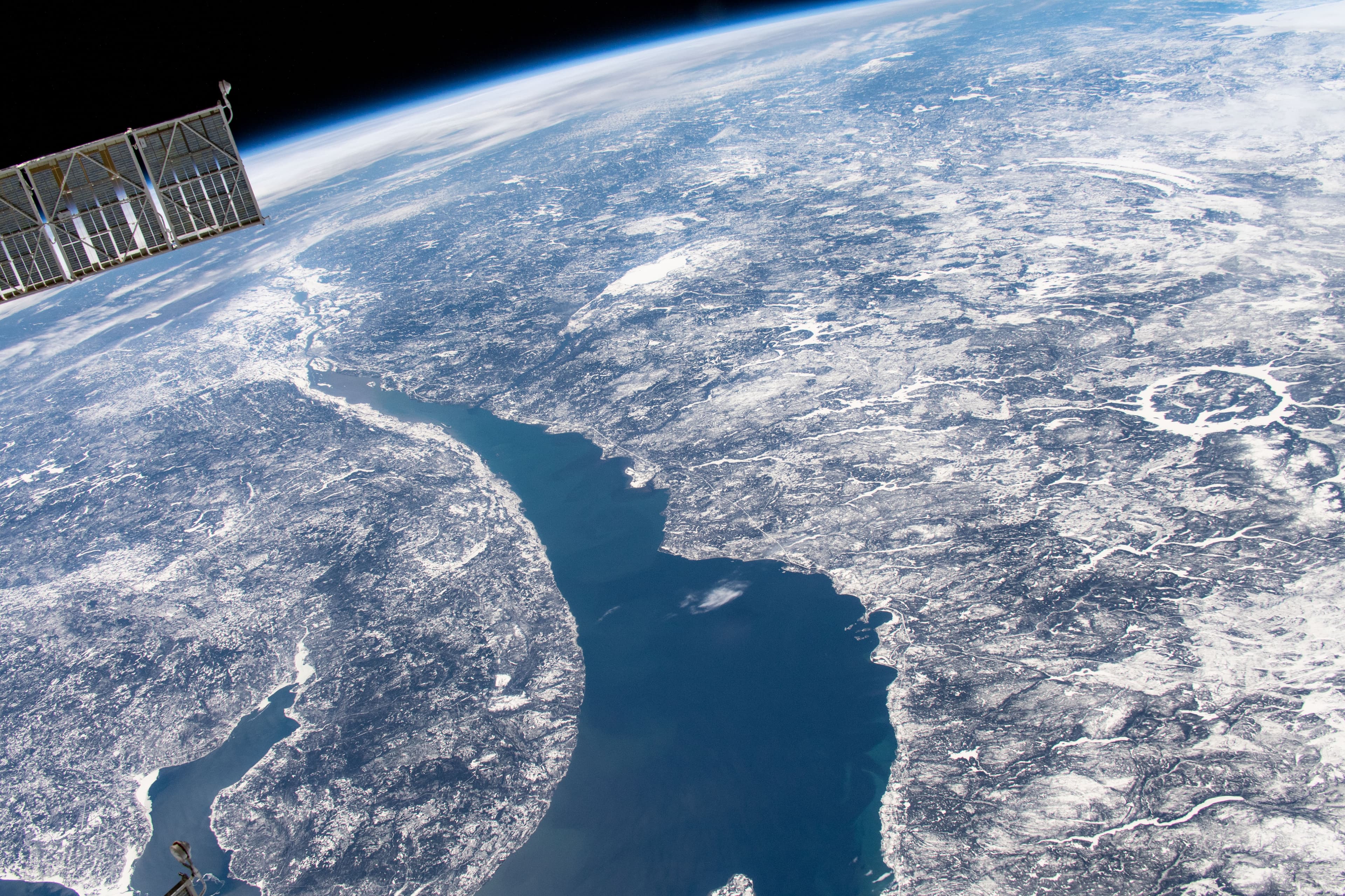 APOD: 2024 May 25 – Manicouagan Impact Crater from Space