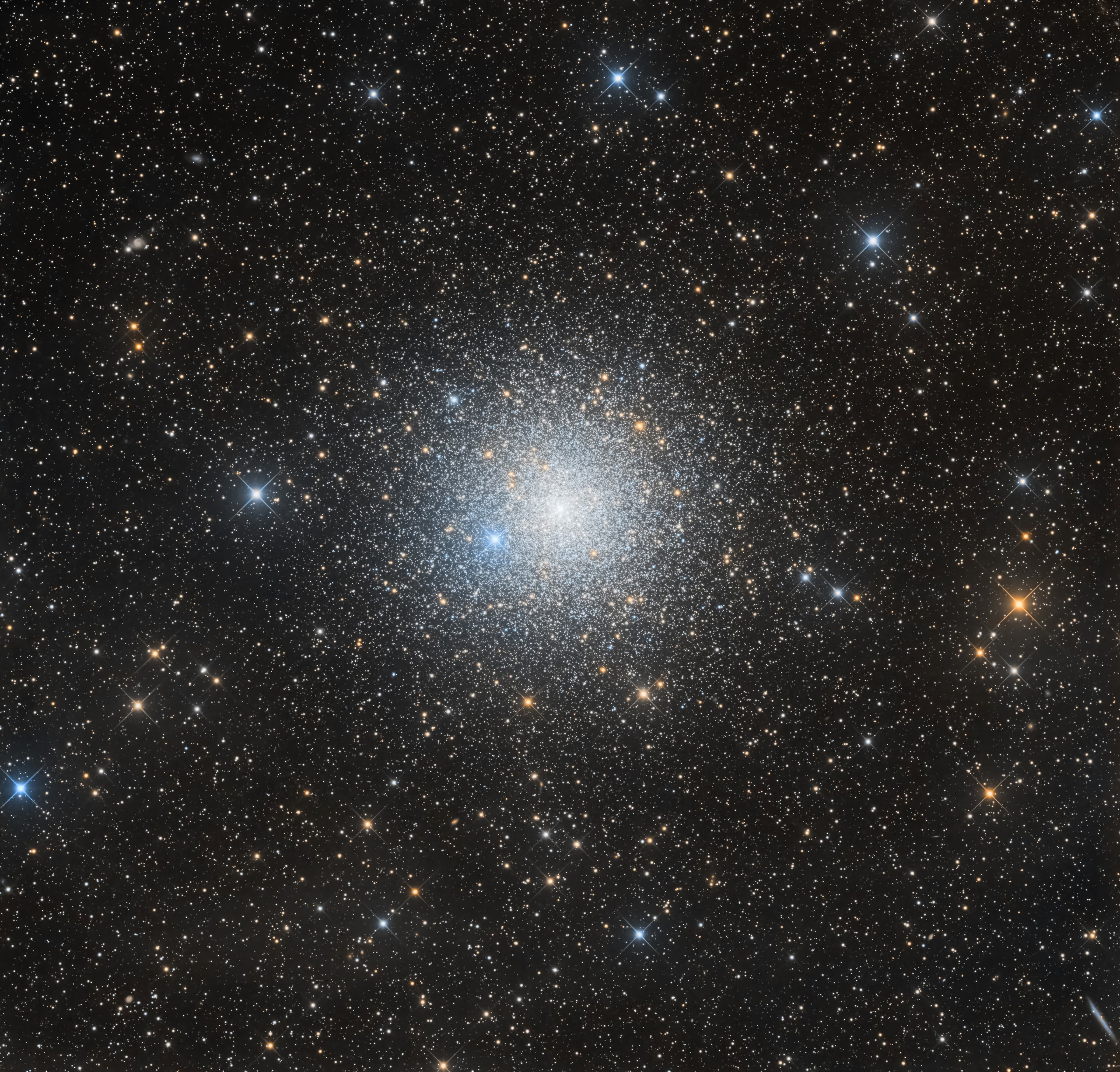 APOD: 2024 October 25 – Globular Star Cluster NGC 6752