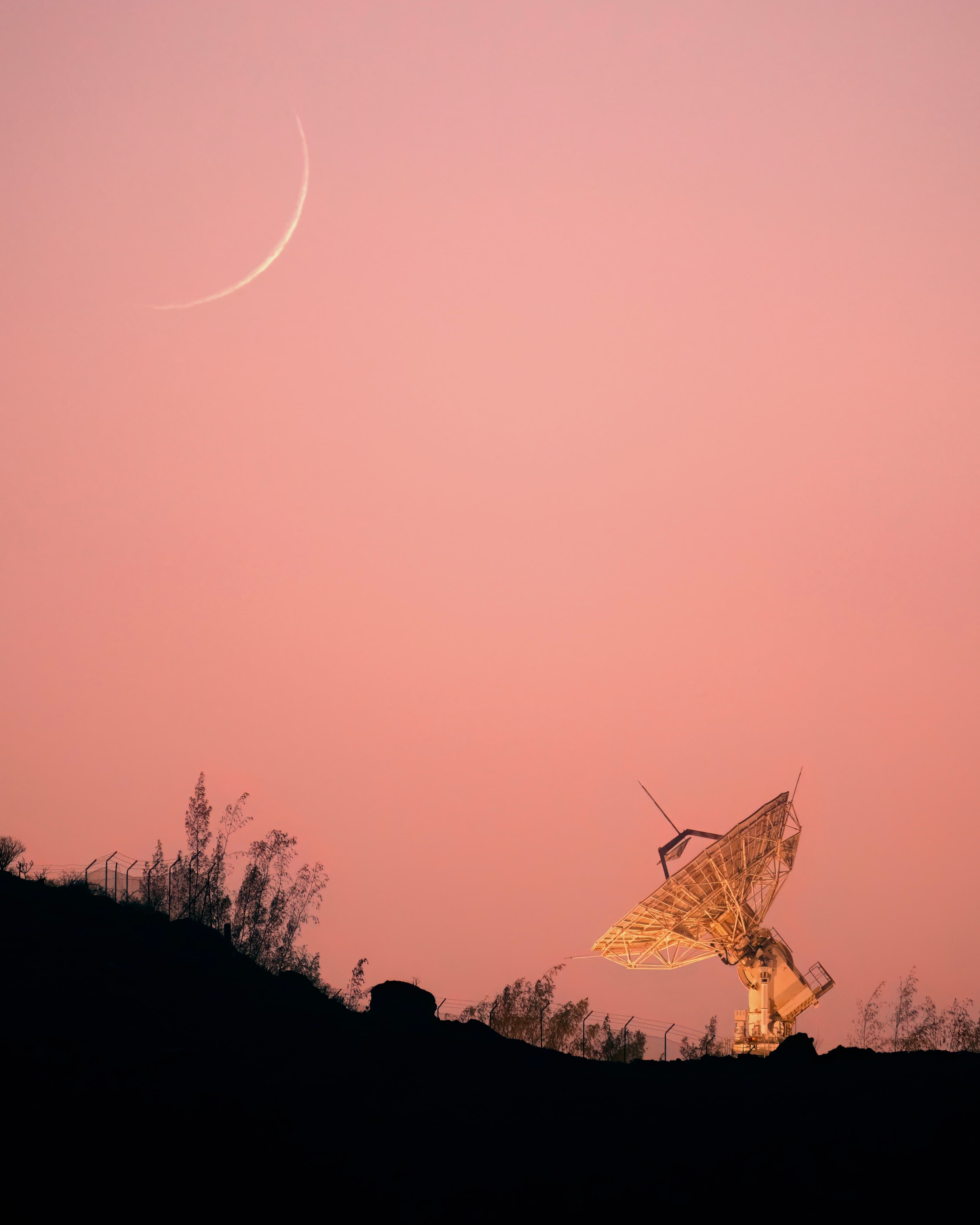 APOD: 2025 August 30 – A Two Percent Moon