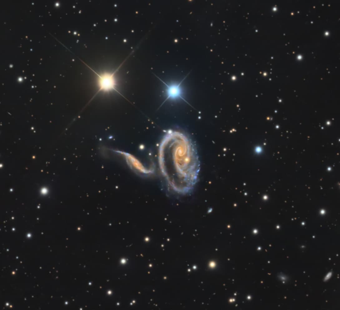 APOD: 2025 January 9 – Peculiar Galaxies of Arp 273