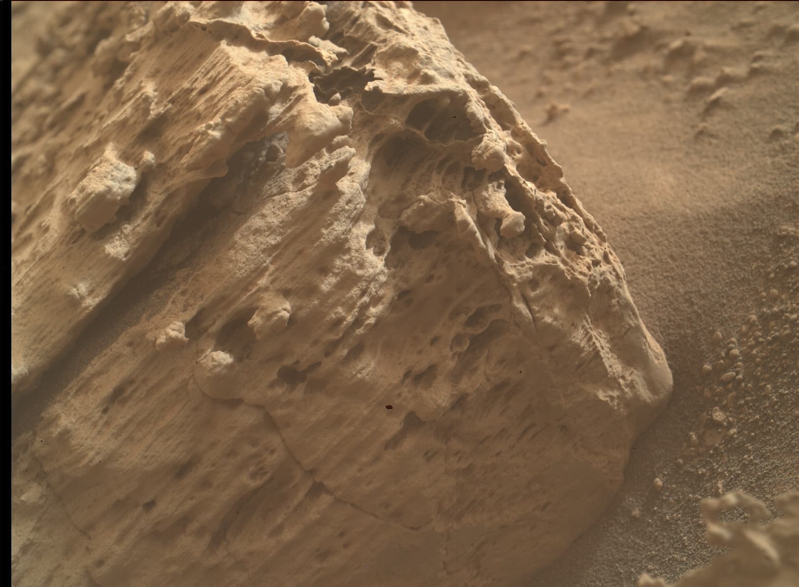 Foto de Marte da câmera MAHLI