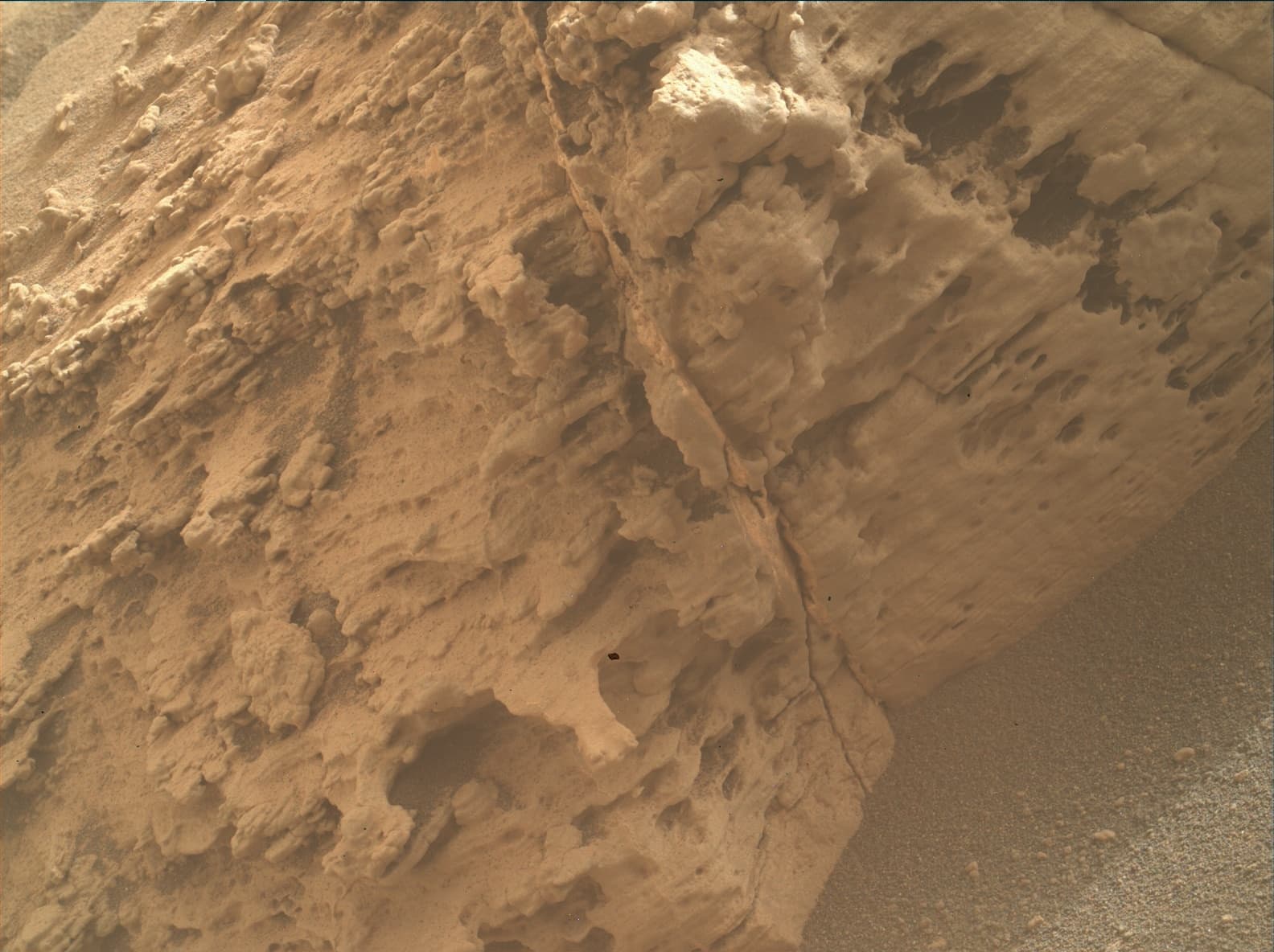 Foto de Marte da câmera MAHLI