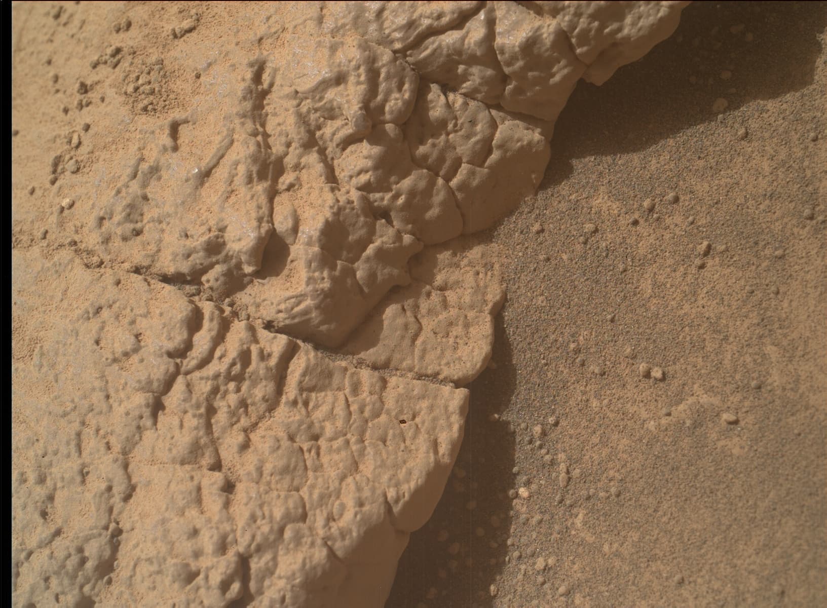 Foto de Marte da câmera MAHLI