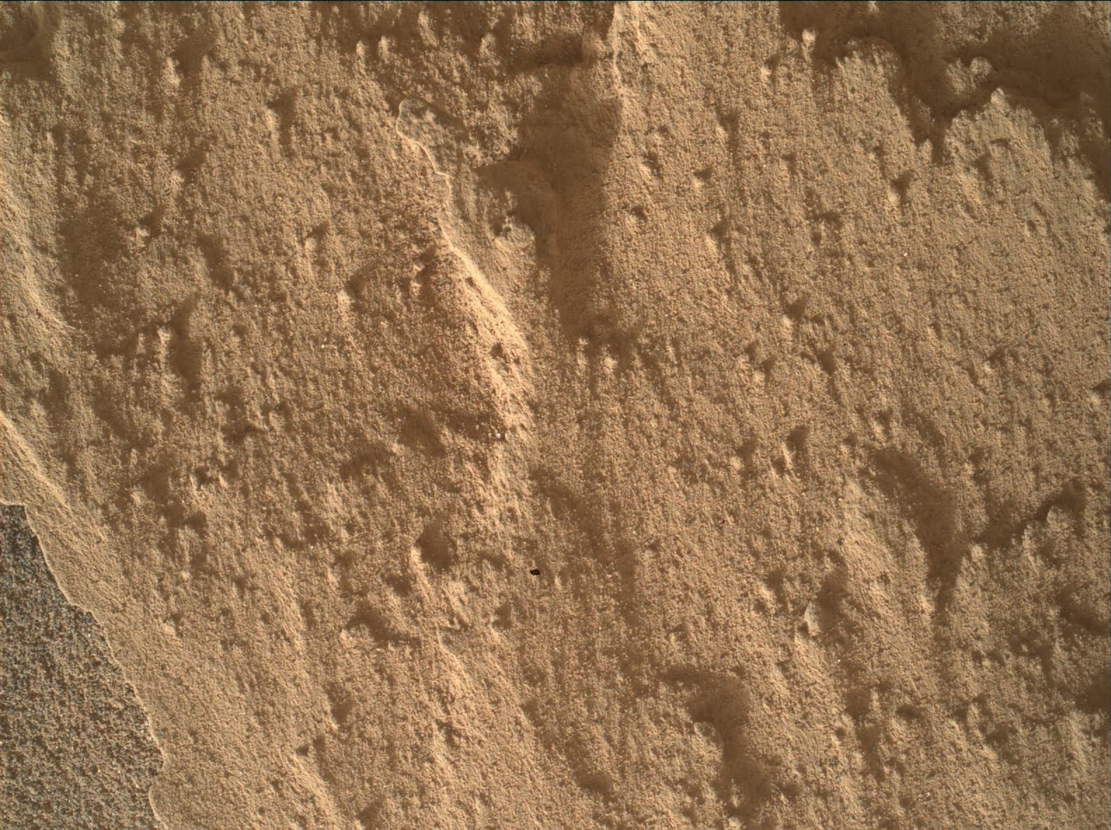 Foto de Marte da câmera MAHLI
