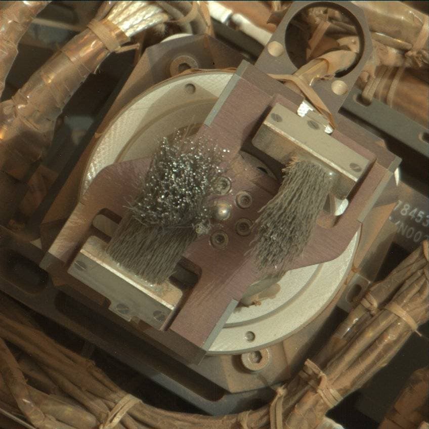 Foto do rover em Marte de 2026-08-12
