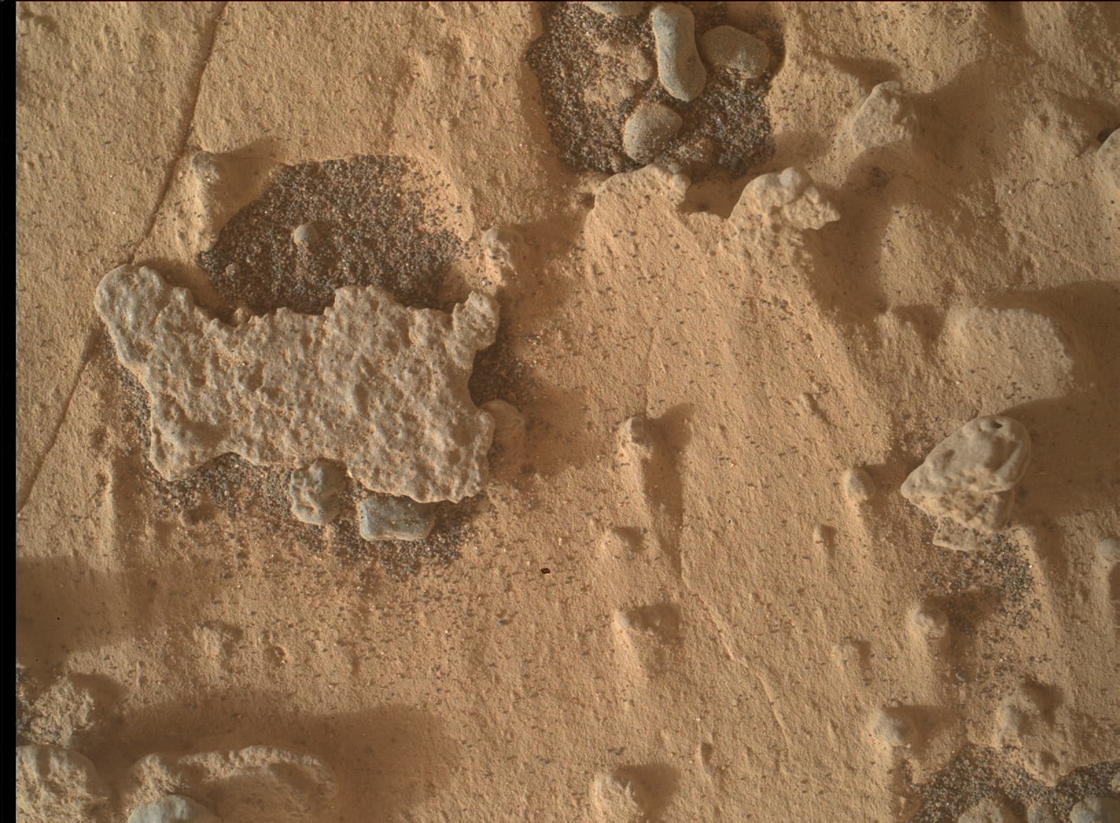 Mars image captured by MAHLI on Curiosity