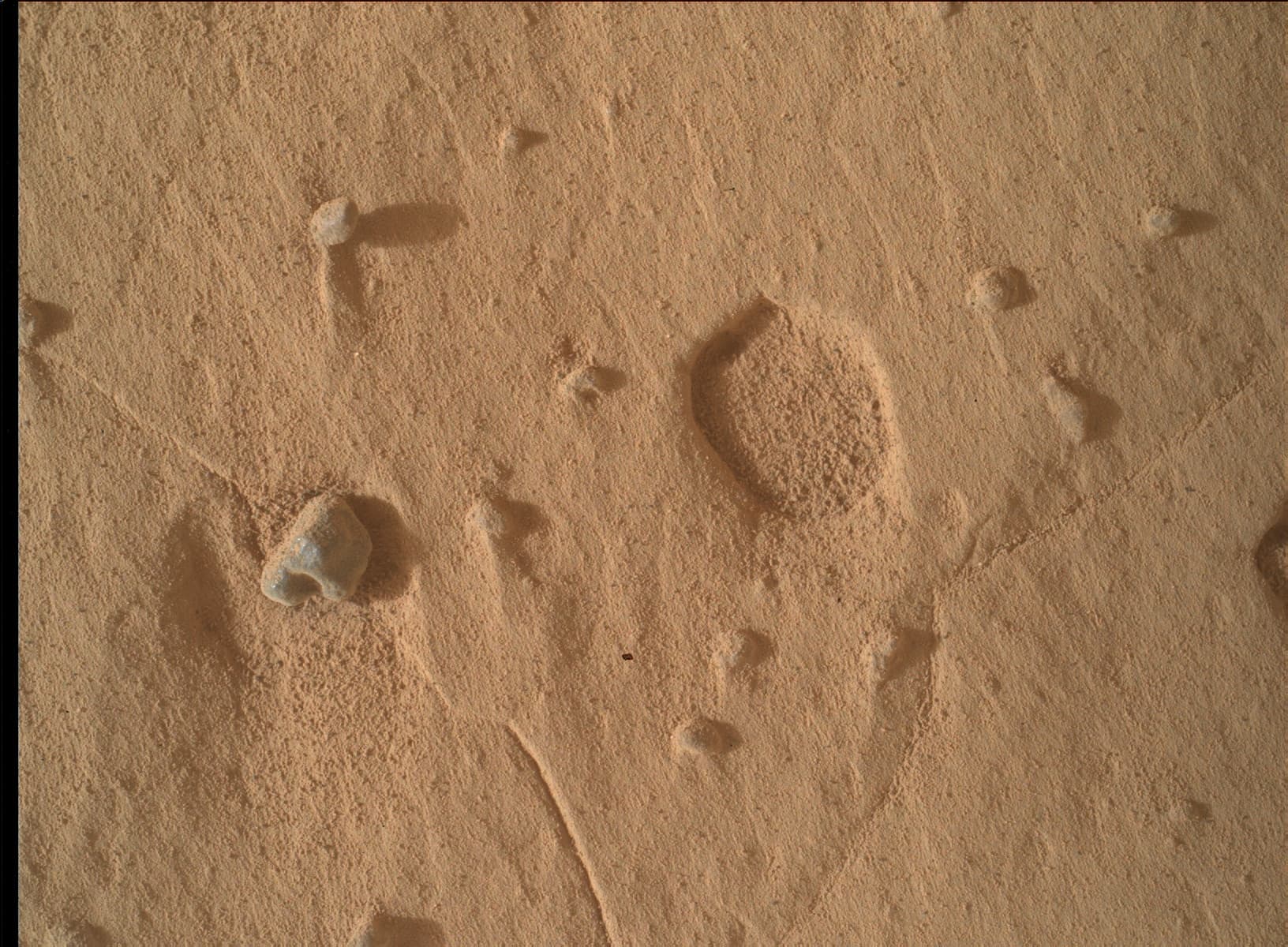 Mars image captured by MAHLI on Curiosity