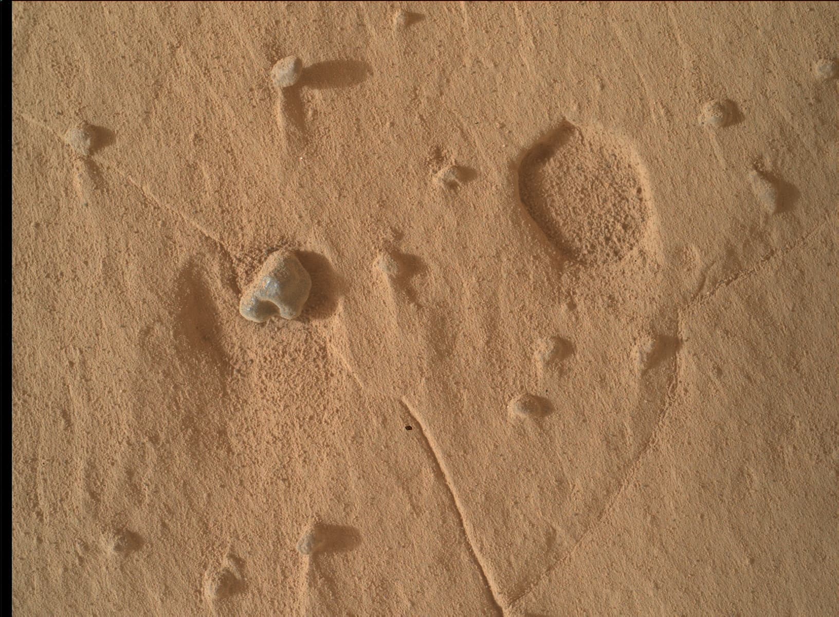 Mars image captured by MAHLI on Curiosity