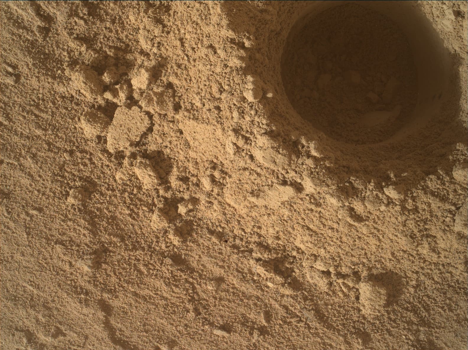 Mars image captured by MAHLI on Curiosity