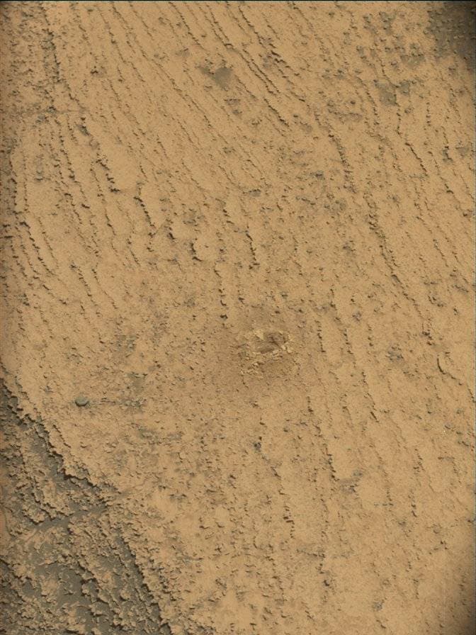 Mars image captured by MAST_LEFT on Curiosity