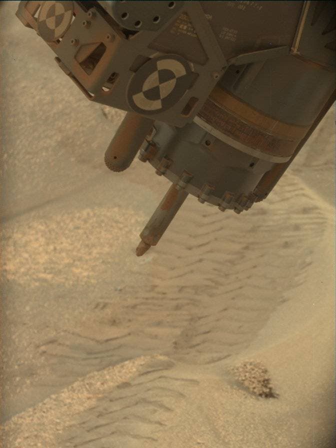 Mars image captured by MAST_LEFT on Curiosity