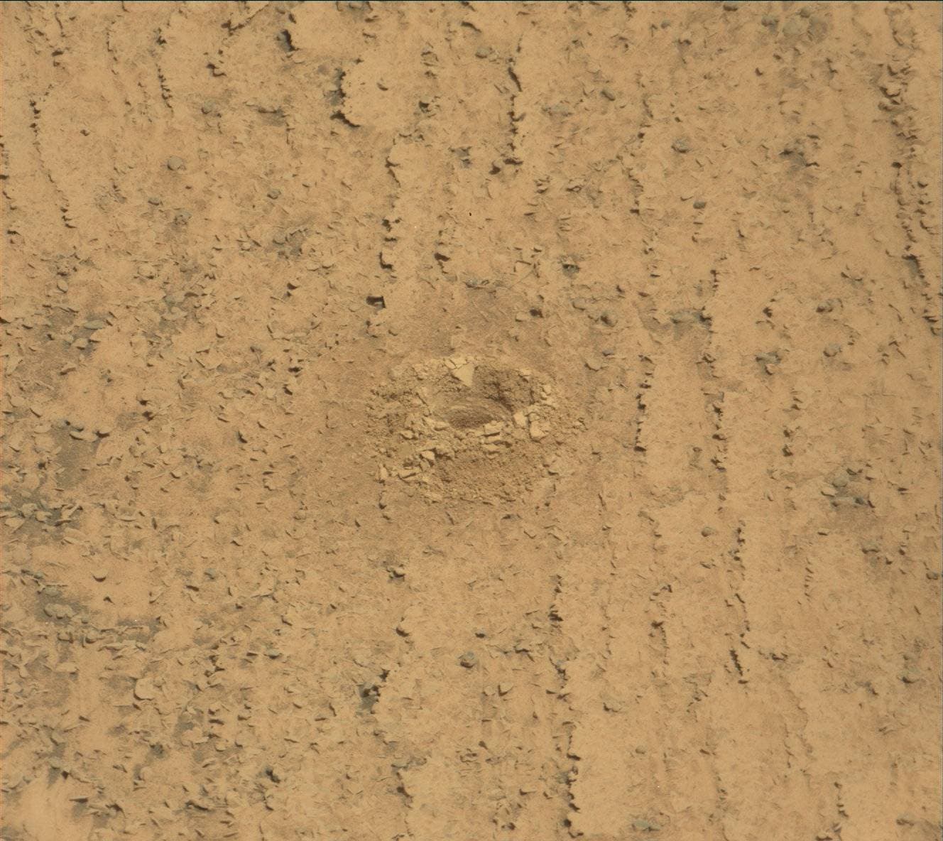 Mars image captured by MAST_RIGHT on Curiosity