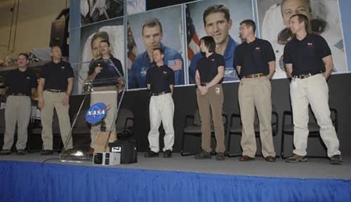 NASA – Astronauts Visit Goddard to Get ‘Hands-On’ Training for Next Servicing Mission