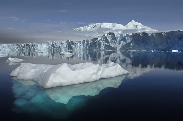 Antarctic sea ice reaches new record maximum