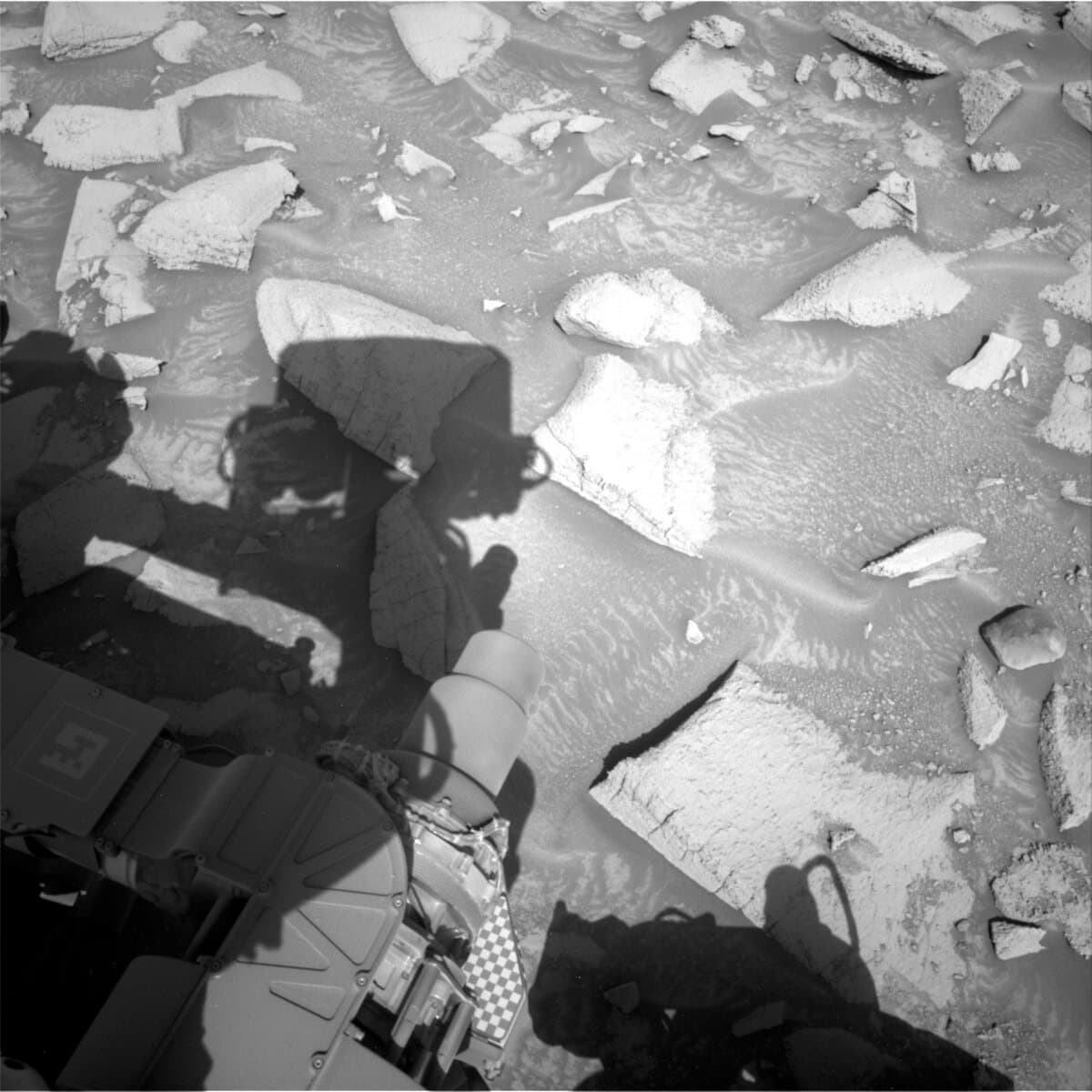 Sols 3909-3911: A Frosty Anniversary Weekend for Curiosity