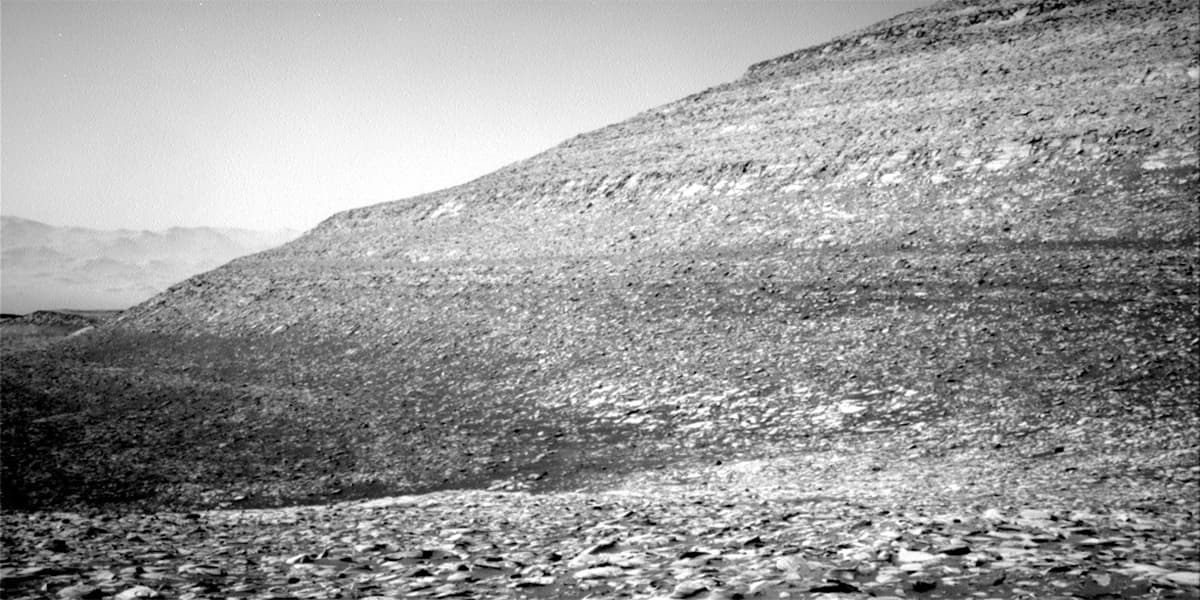 Sols 4001-4003: The Ones Who Make Curiosity Go