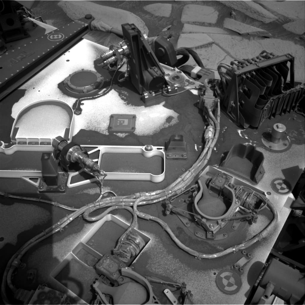 Sols 4154-4156: Bumpy Driving up the Mountain
