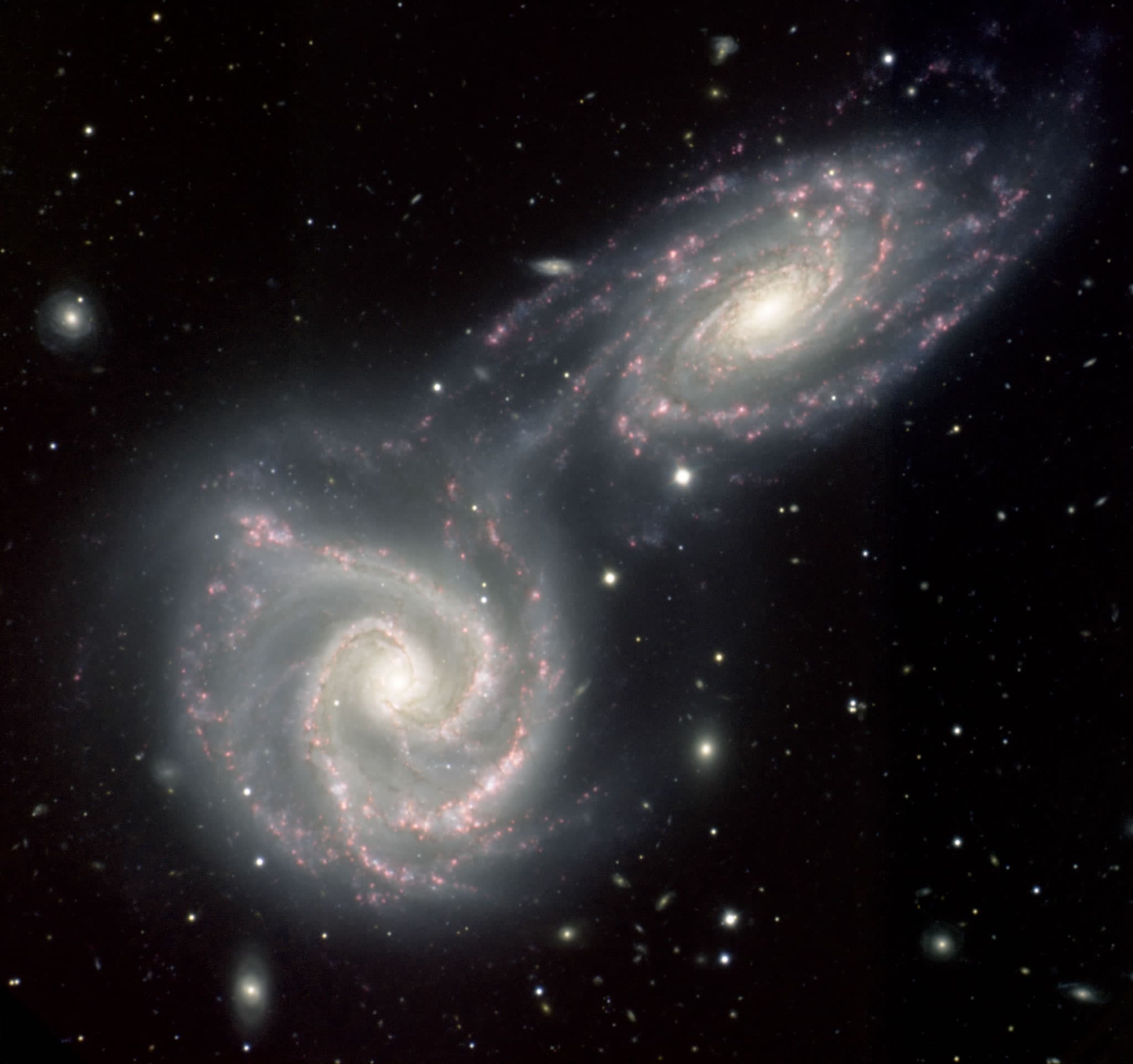 APOD: 2013 August 25 – The Colliding Spiral Galaxies of Arp 271
