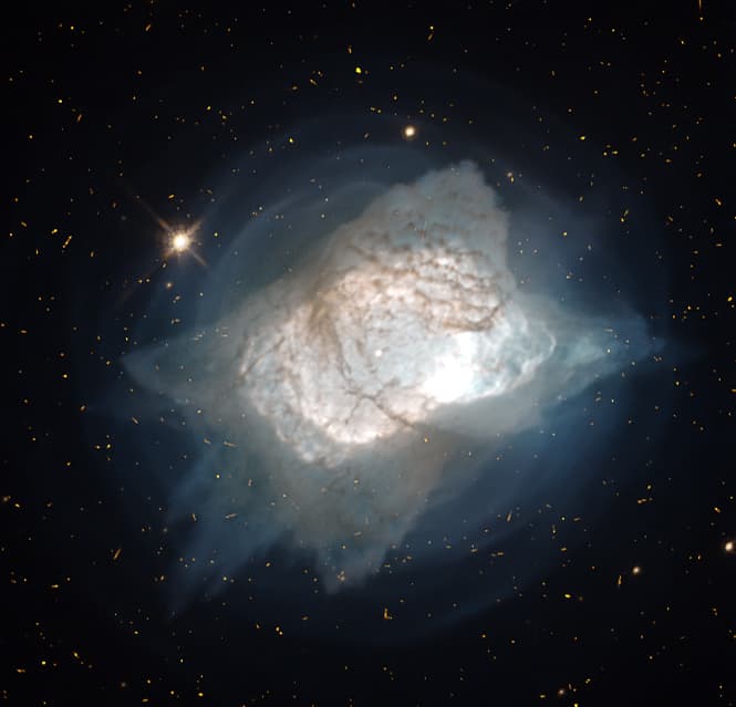 APOD: 2013 August 26 – Bright Planetary Nebula NGC 7027 from Hubble