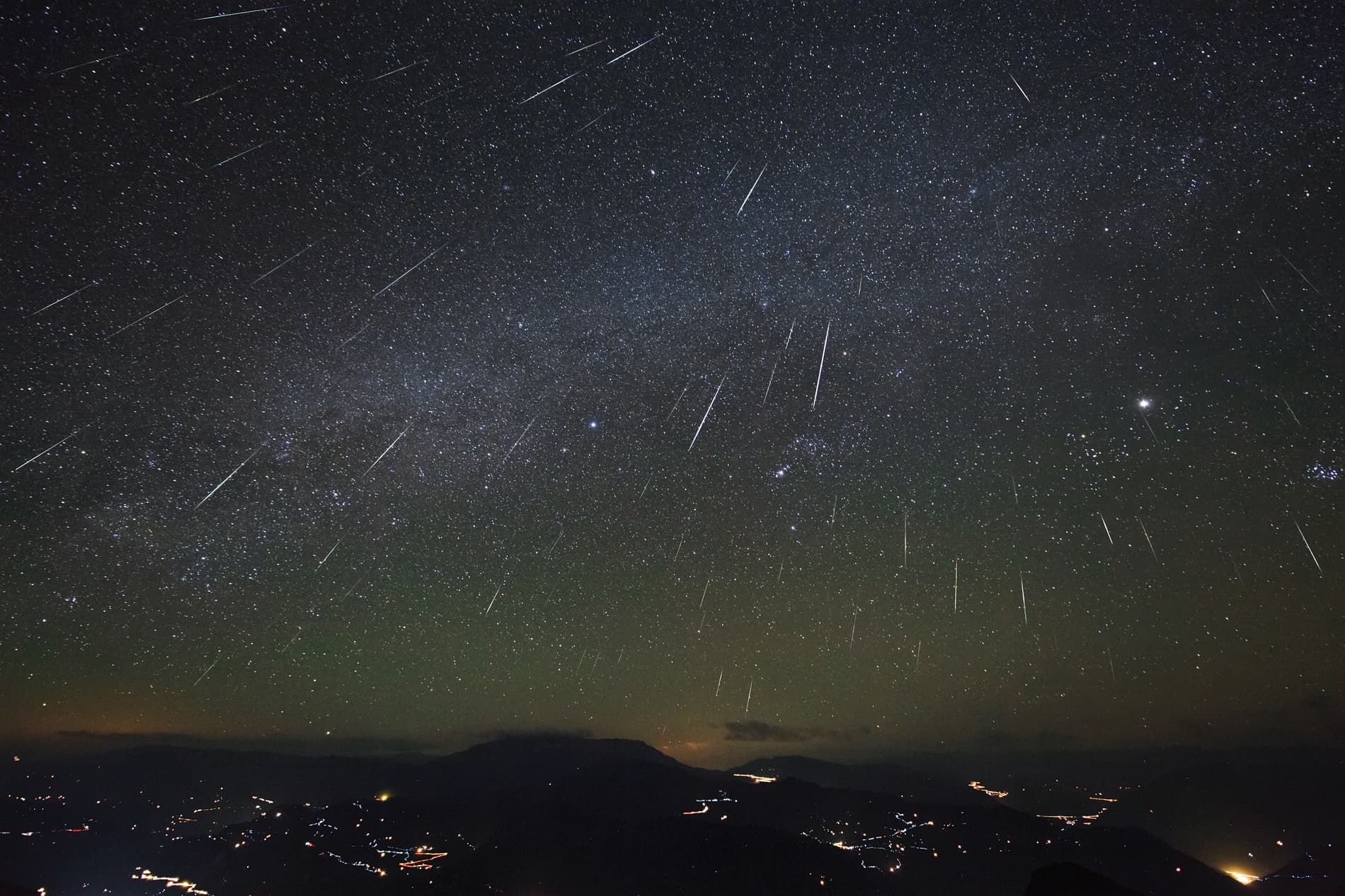 APOD: 2013 December 13 – Geminid Meteor Shower over Dashanbao Wetlands