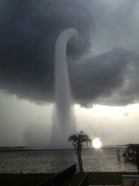 APOD: 2013 July 17 – A Waterspout in Florida