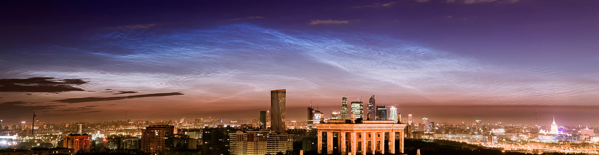 APOD: 2013 June 27 – Noctilucent Clouds over Moscow