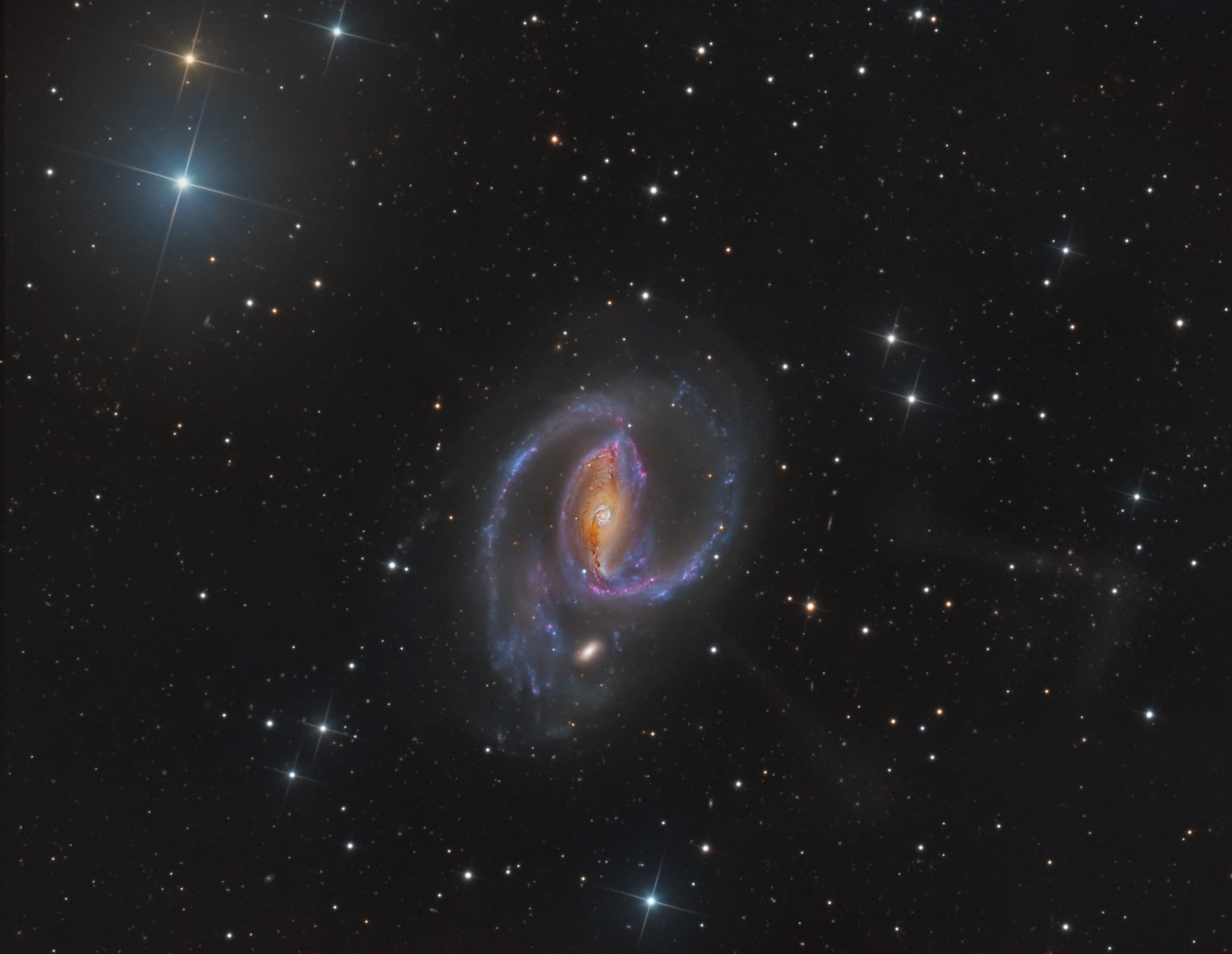 APOD: 2013 November 14 – The Jets of NGC 1097
