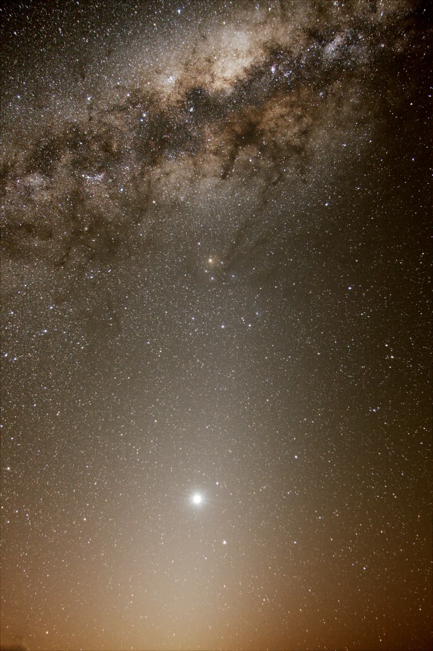 APOD: 2013 October 18 – Venus, Zodiacal Light, and the Galactic Center