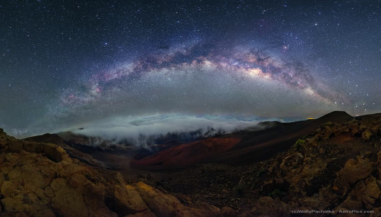 APOD: 2014 April 12 – Clouds and Crosses over Haleakala