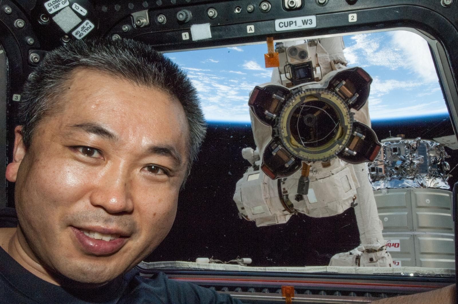 APOD: 2014 April 1 – Space Station Robot Forgets Key Again