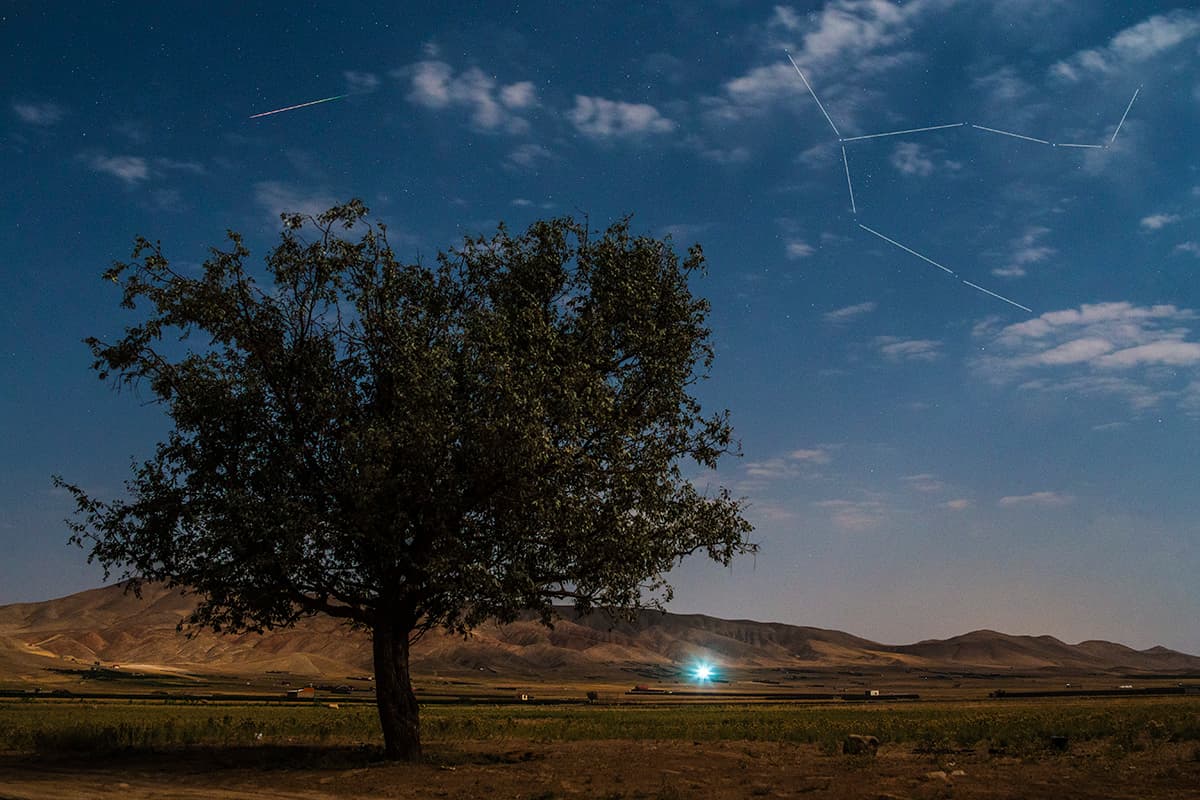 APOD: 2014 August 15 – Perseid in Moonlight
