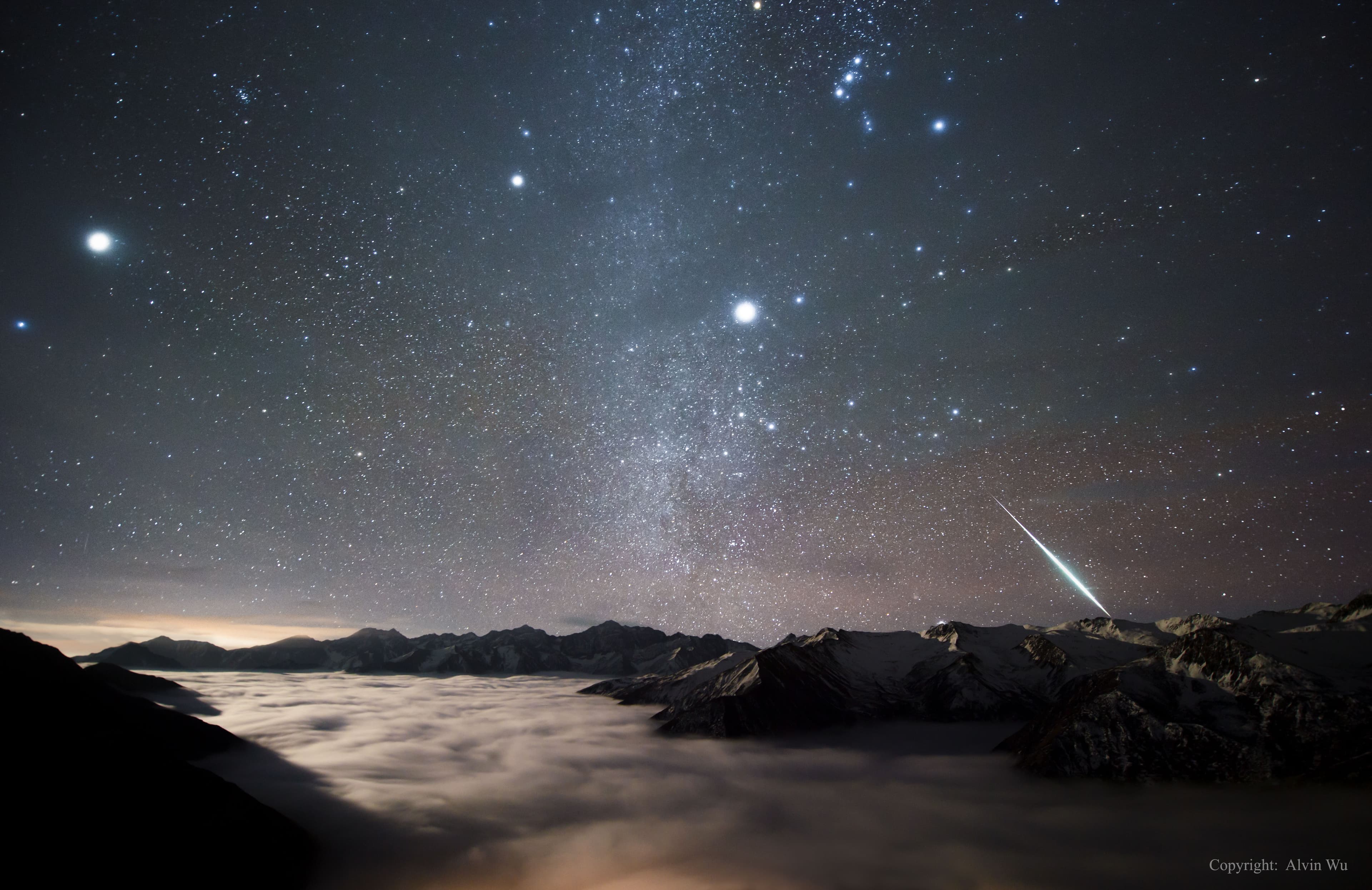 APOD: 2014 December 17 – Geminid Fireball over Mount Balang