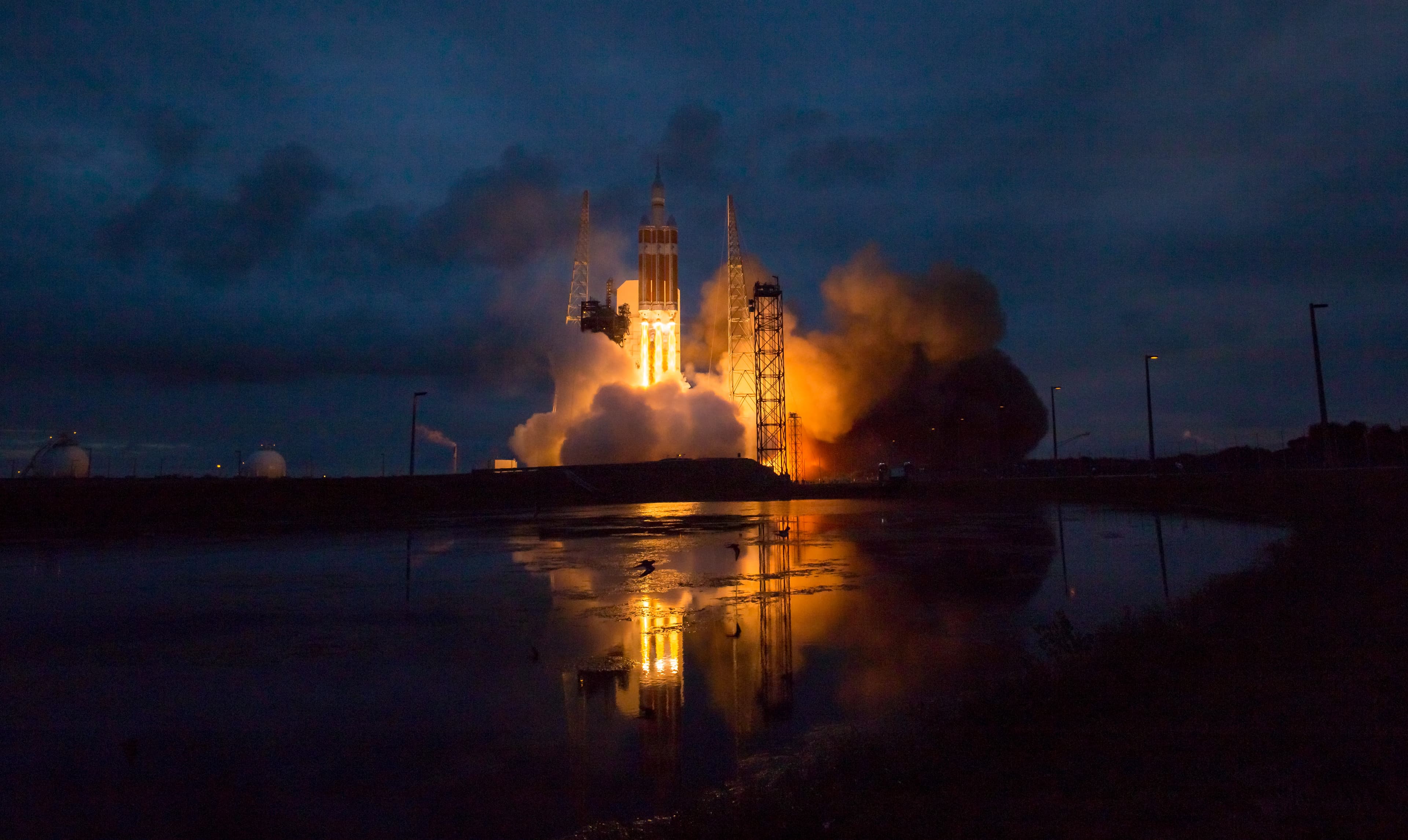 APOD: 2014 December 6 – Orion Launch
