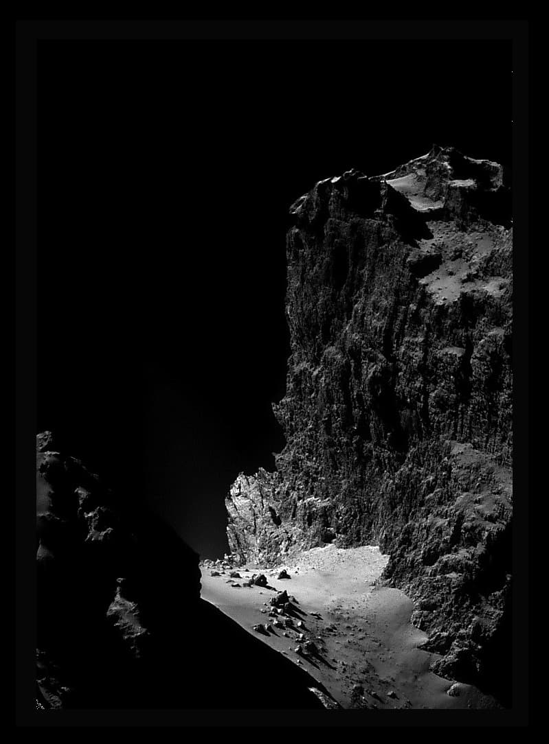 APOD: 2014 December 23 – The Cliffs of Comet Churyumov Gerasimenko