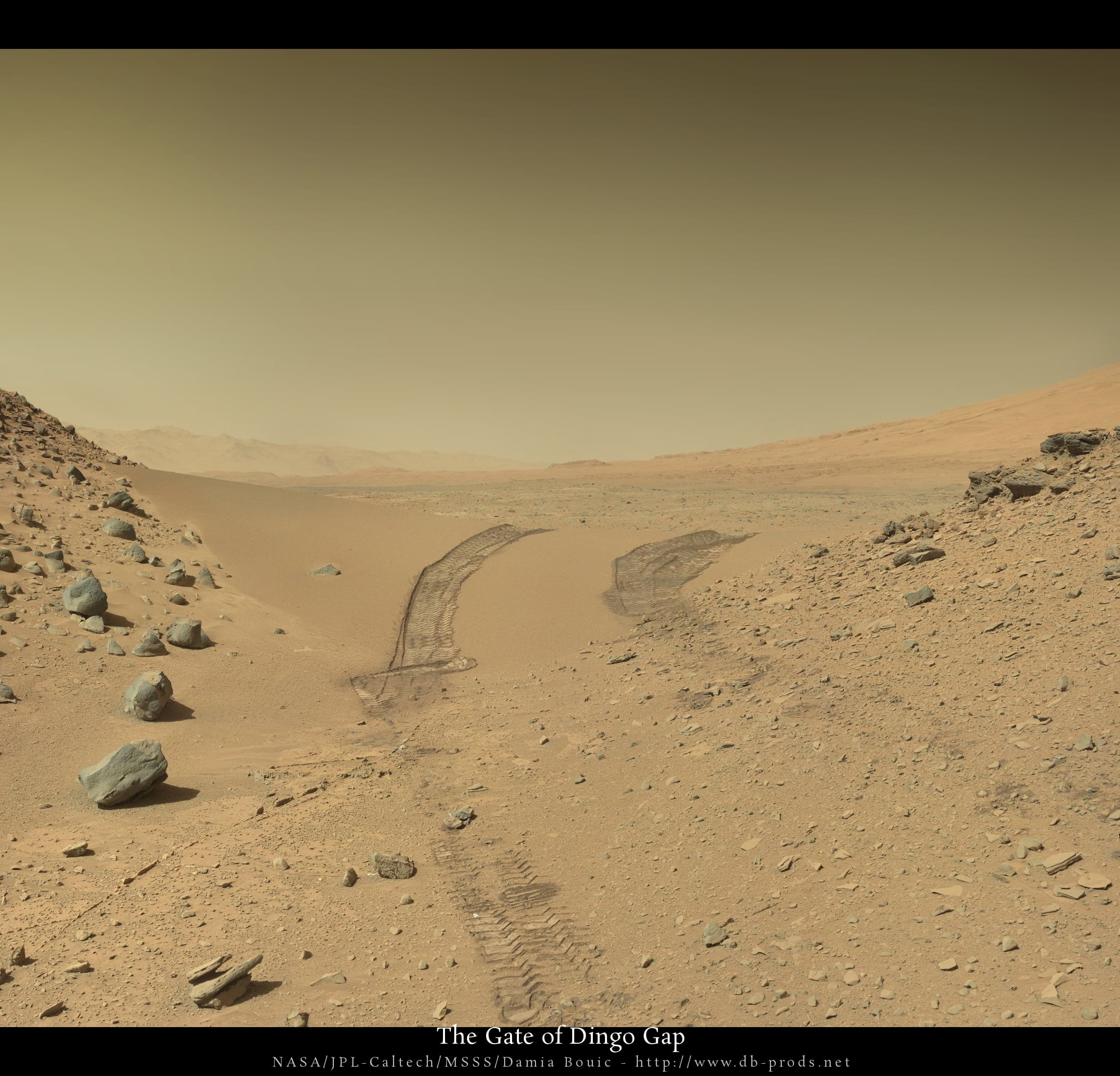 APOD: 2014 February 18 – Crossing Dingo Gap on Mars