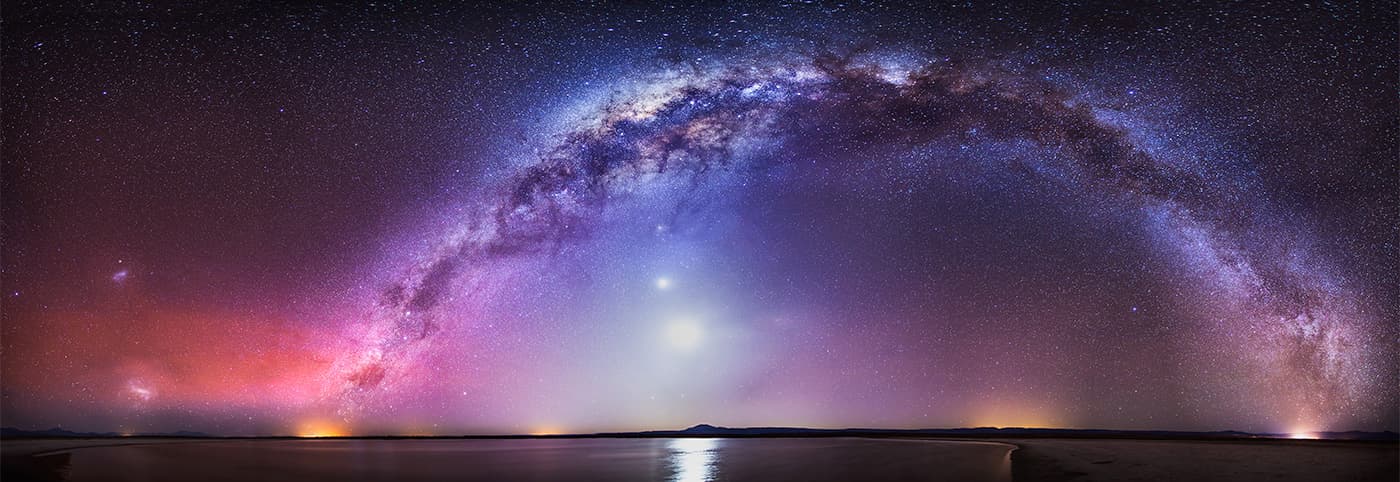 APOD: 2014 January 27 – From the Northern to the Southern Cross
