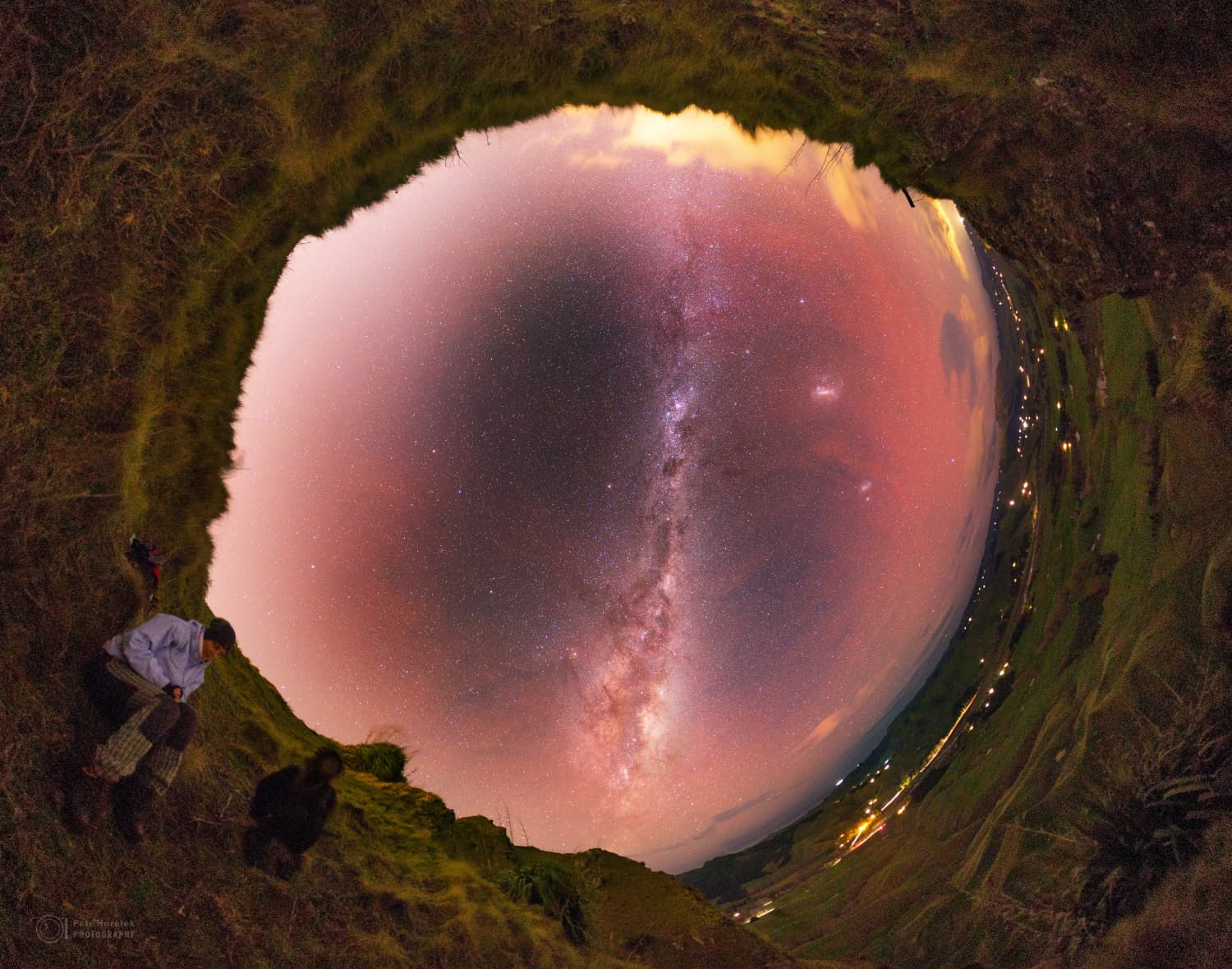 APOD: 2014 July 29 – A Sky Portal in New Zealand
