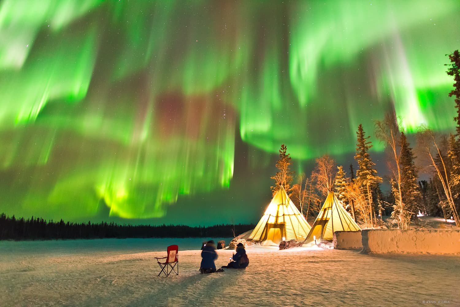 APOD: 2014 July 14 – Auroras over Northern Canada