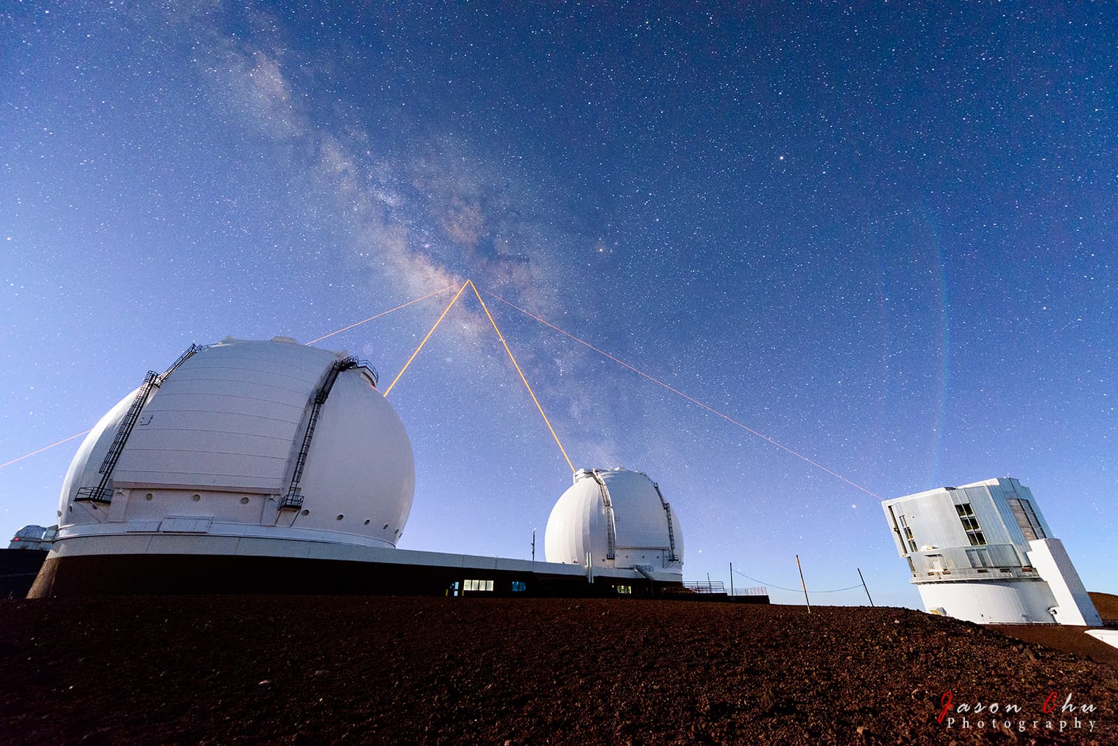 APOD: 2014 June 23 – Four Lasers over Mauna Kea