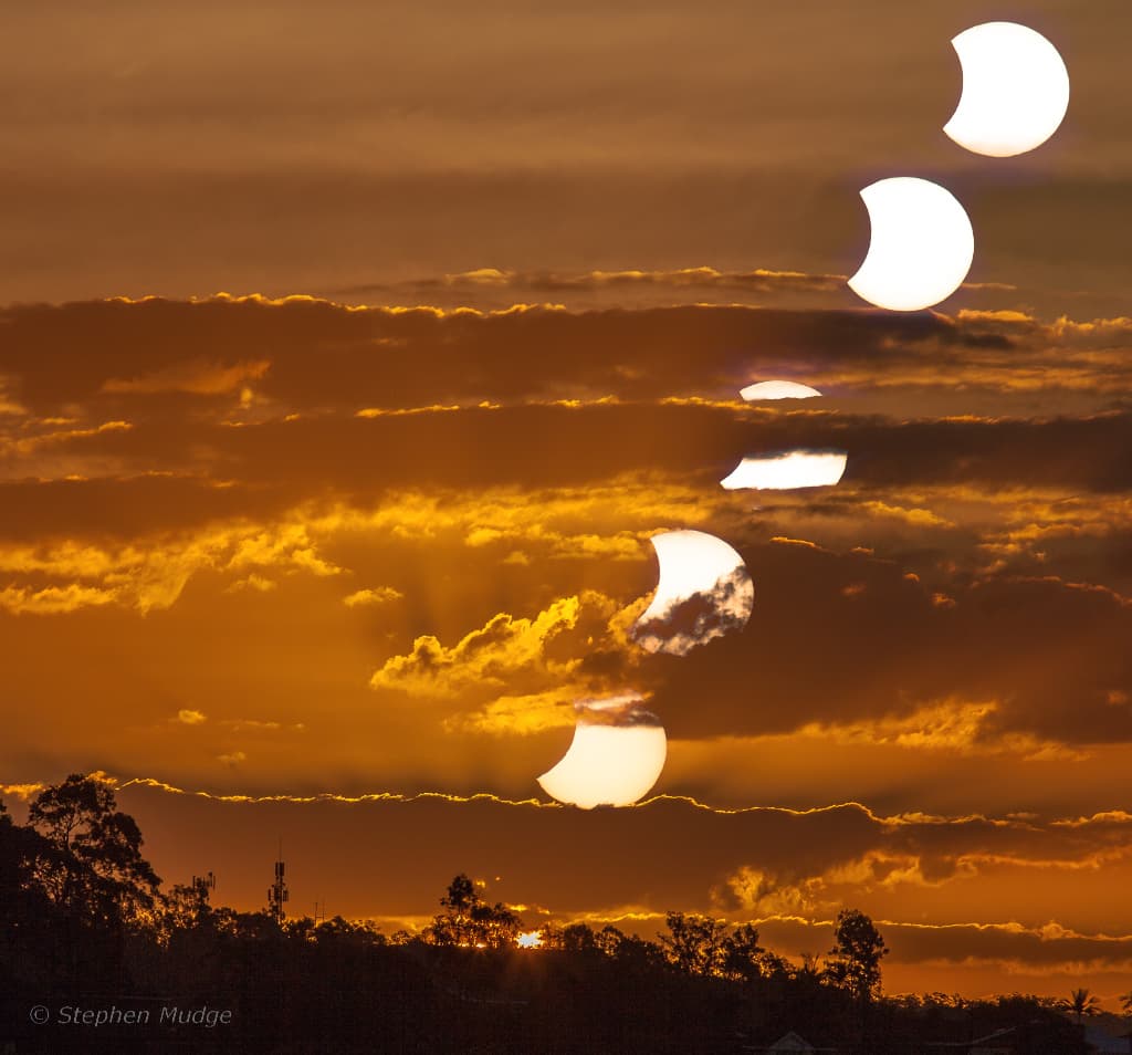 APOD: 2014 May 1 – Brisbane Sunset Moonset