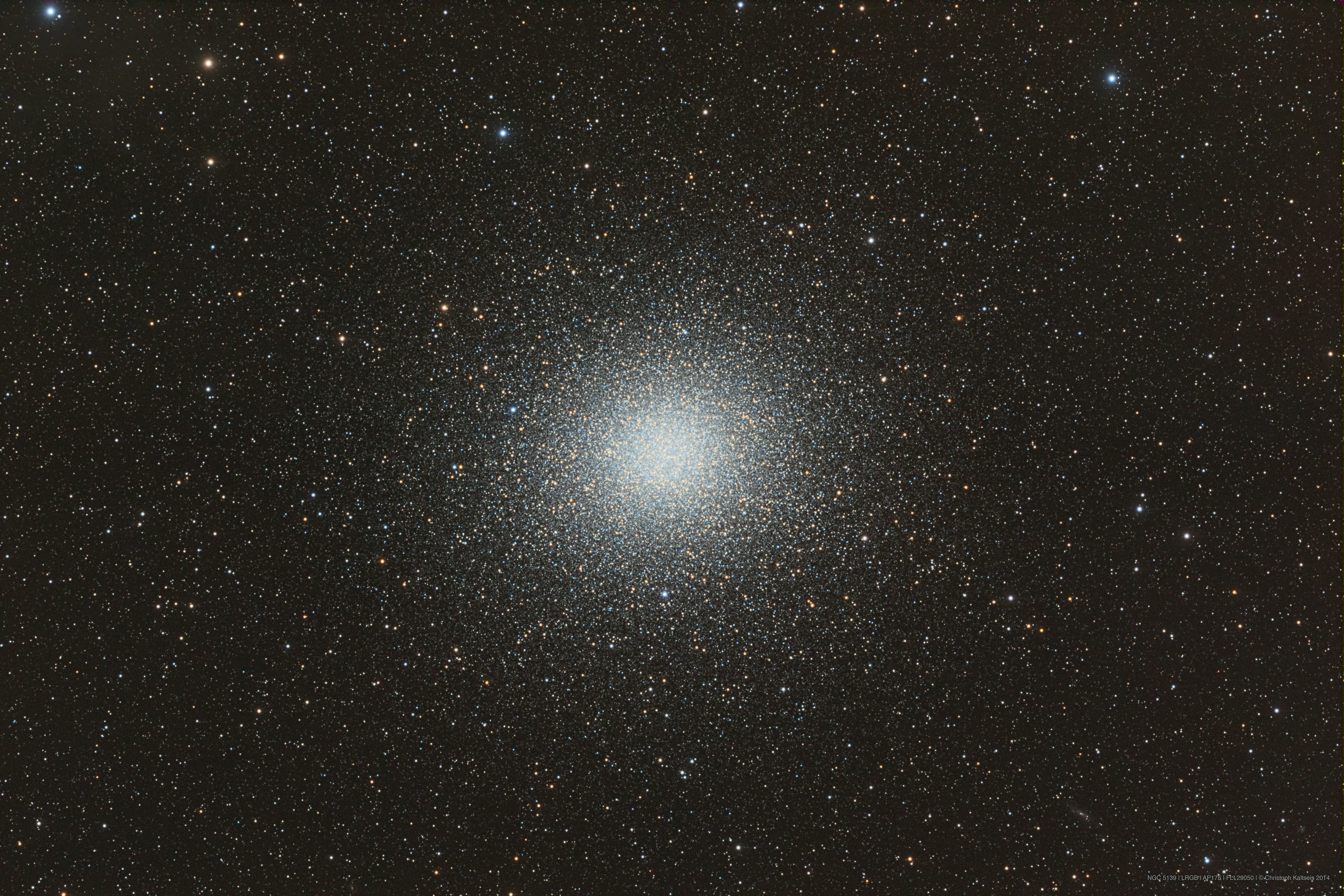 APOD: 2014 May 29 – Millions of Stars in Omega Centauri