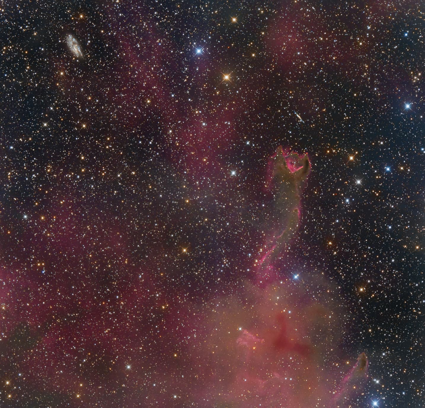APOD: 2014 May 13 – CG4: A Ruptured Cometary Globule