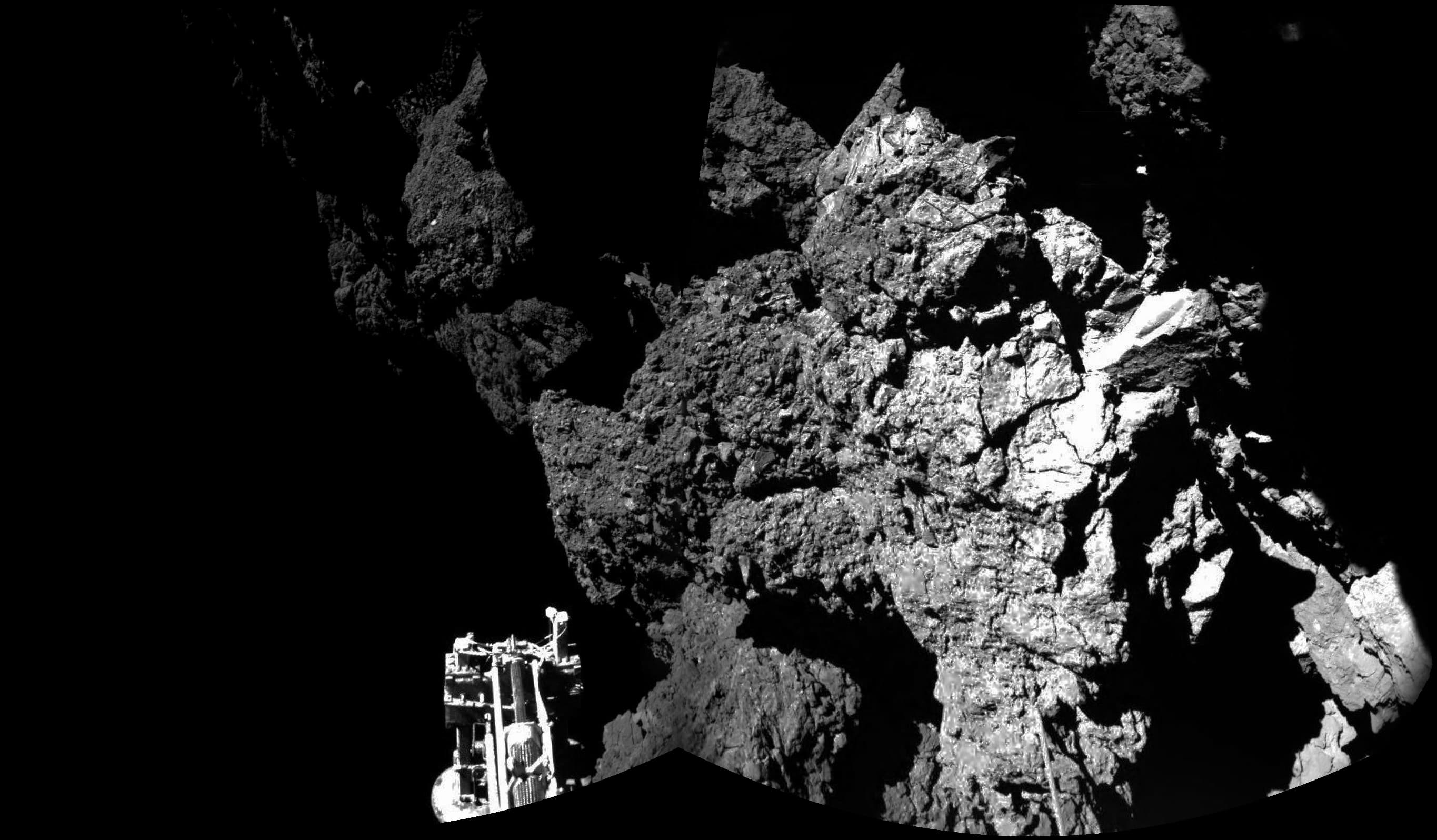APOD: 2014 November 14 – Welcome to a Comet