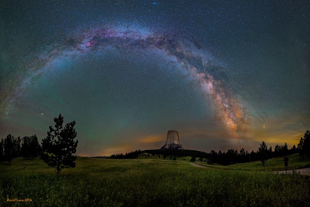APOD: 2014 October 31 – Milky Way over Devils Tower