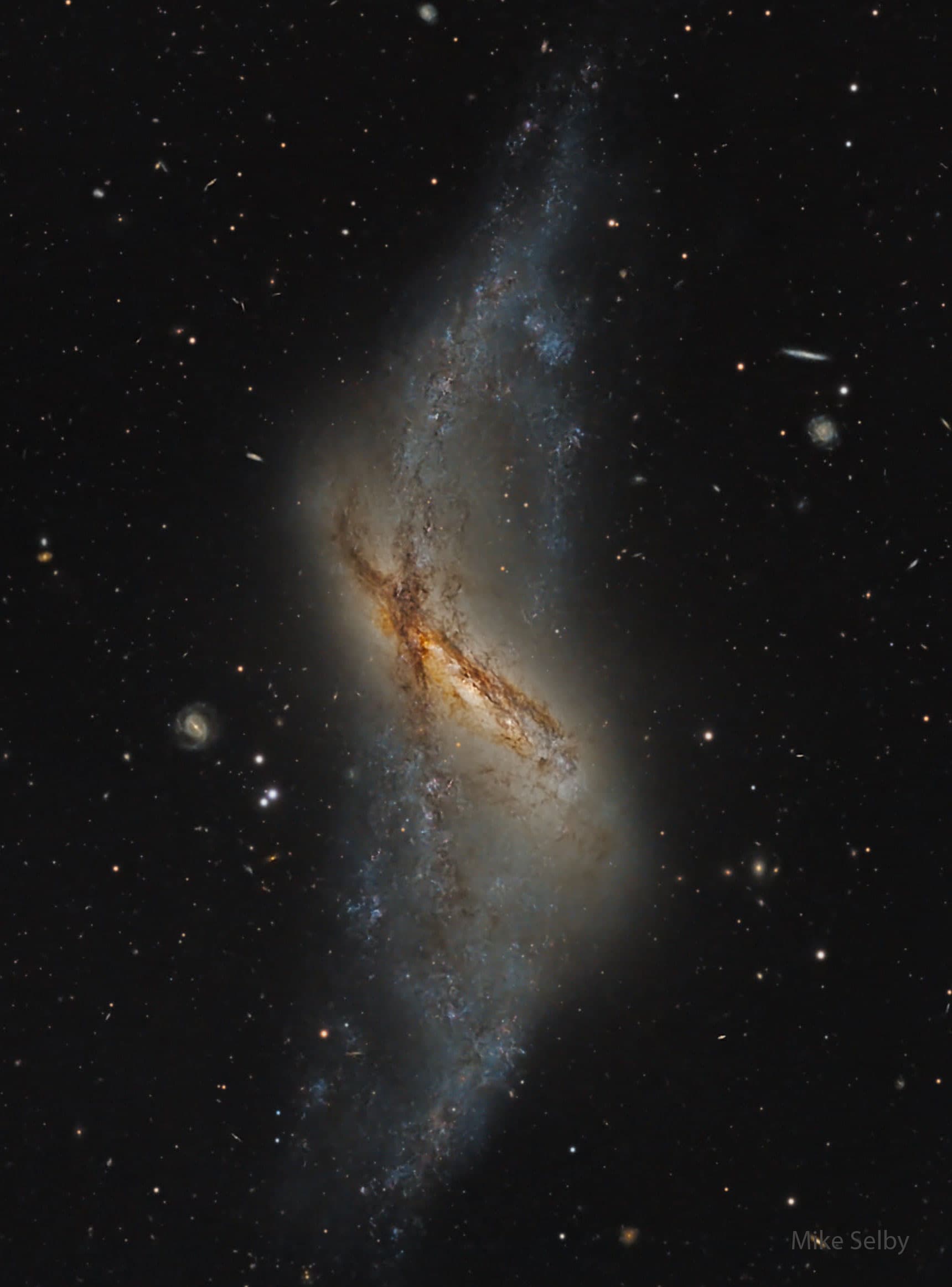 APOD: 2024 December 18 – NGC 660: Polar Ring Galaxy