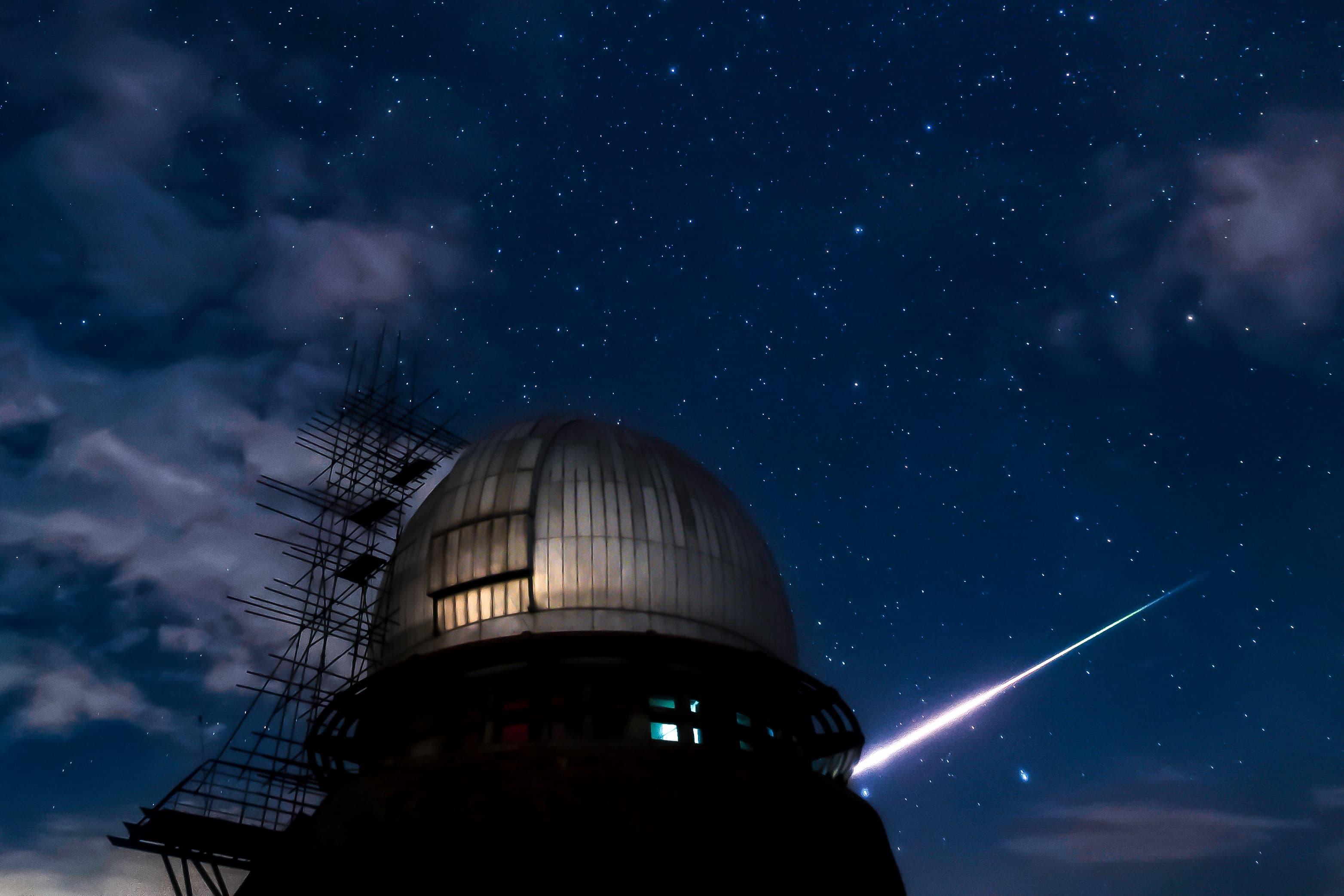 APOD: 2024 December 6 – Xuyi Station and the Fireball