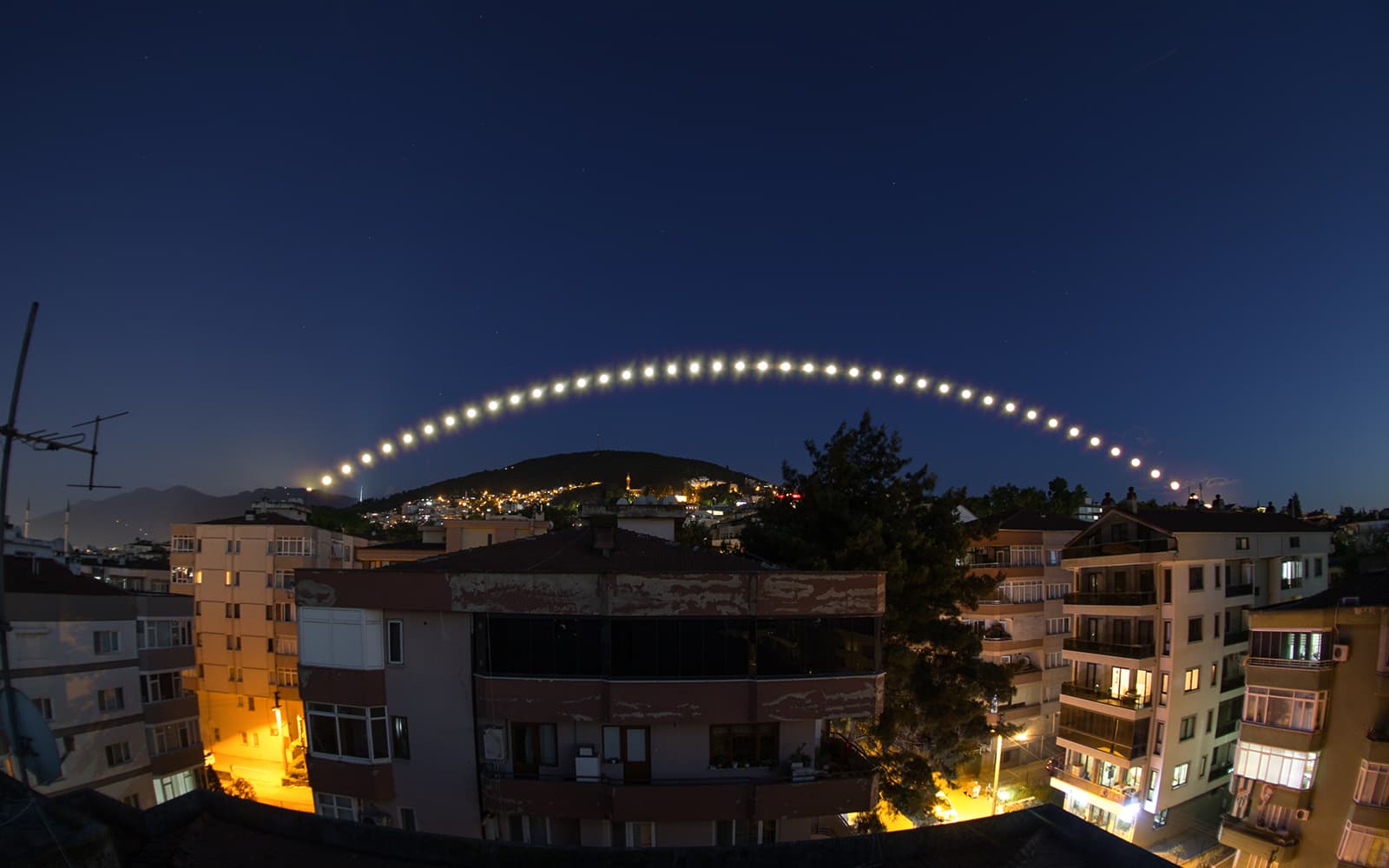 APOD: 2024 June 29 – A Solstice Moon