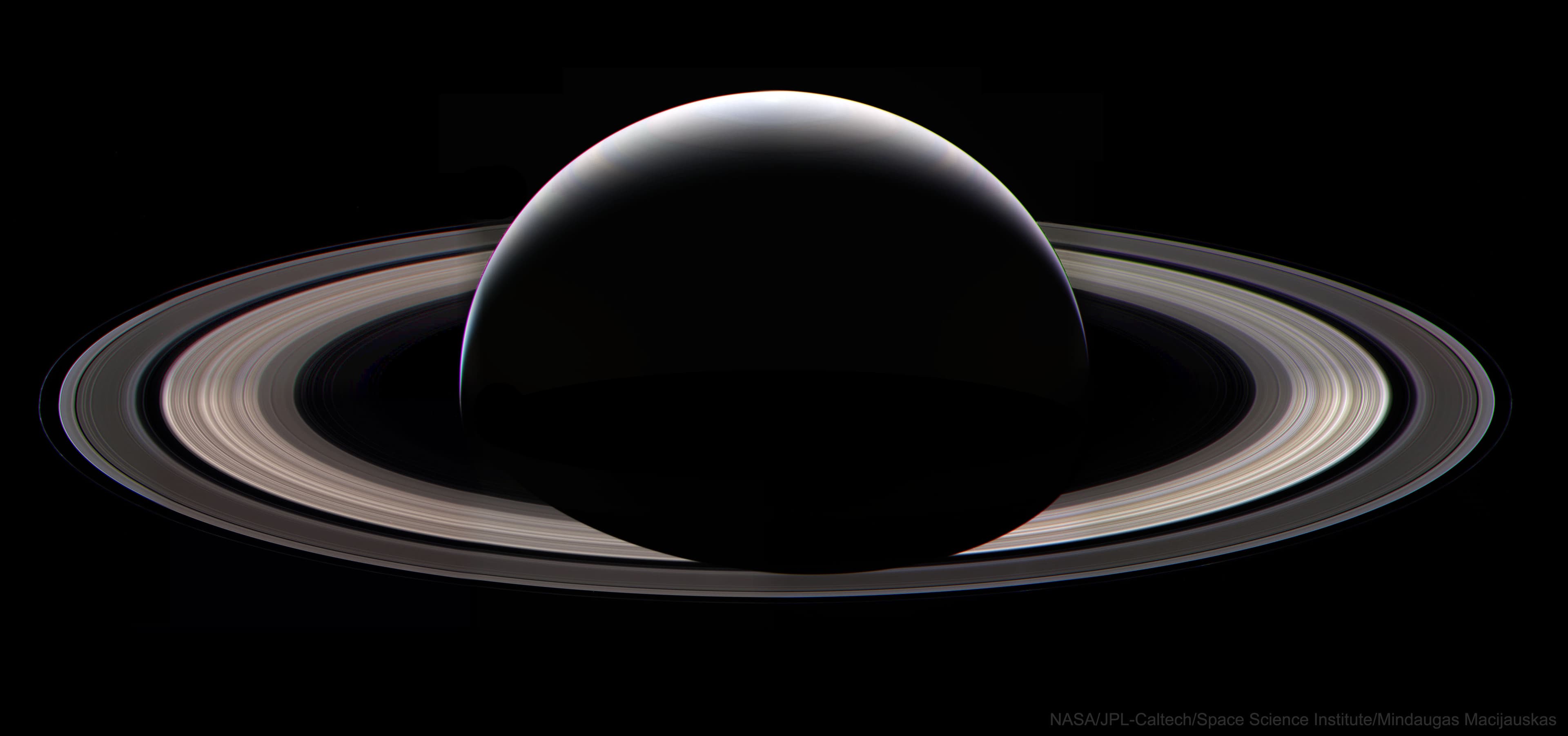 APOD: 2024 November 2 – Saturn at Night